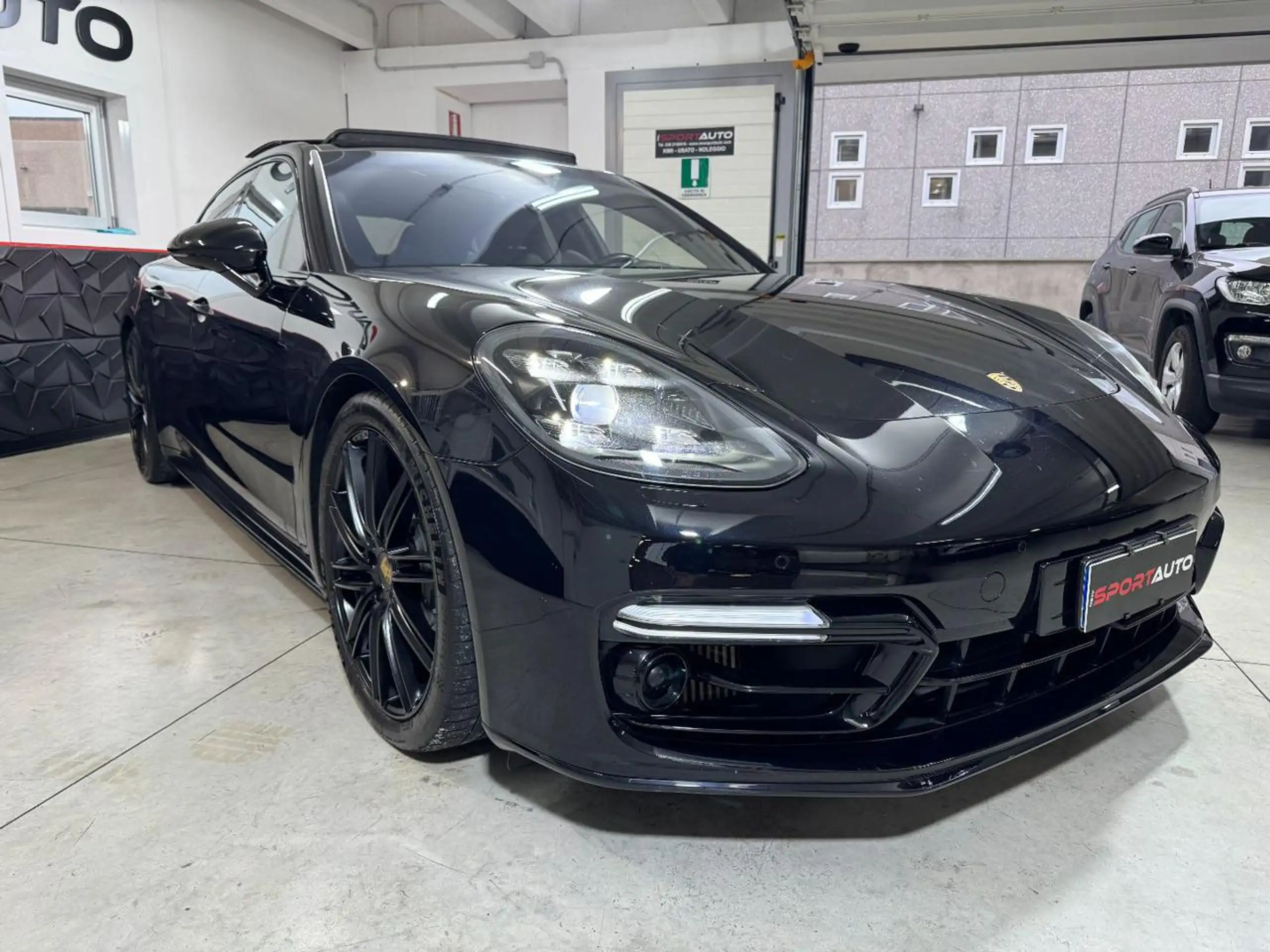 Porsche - Panamera