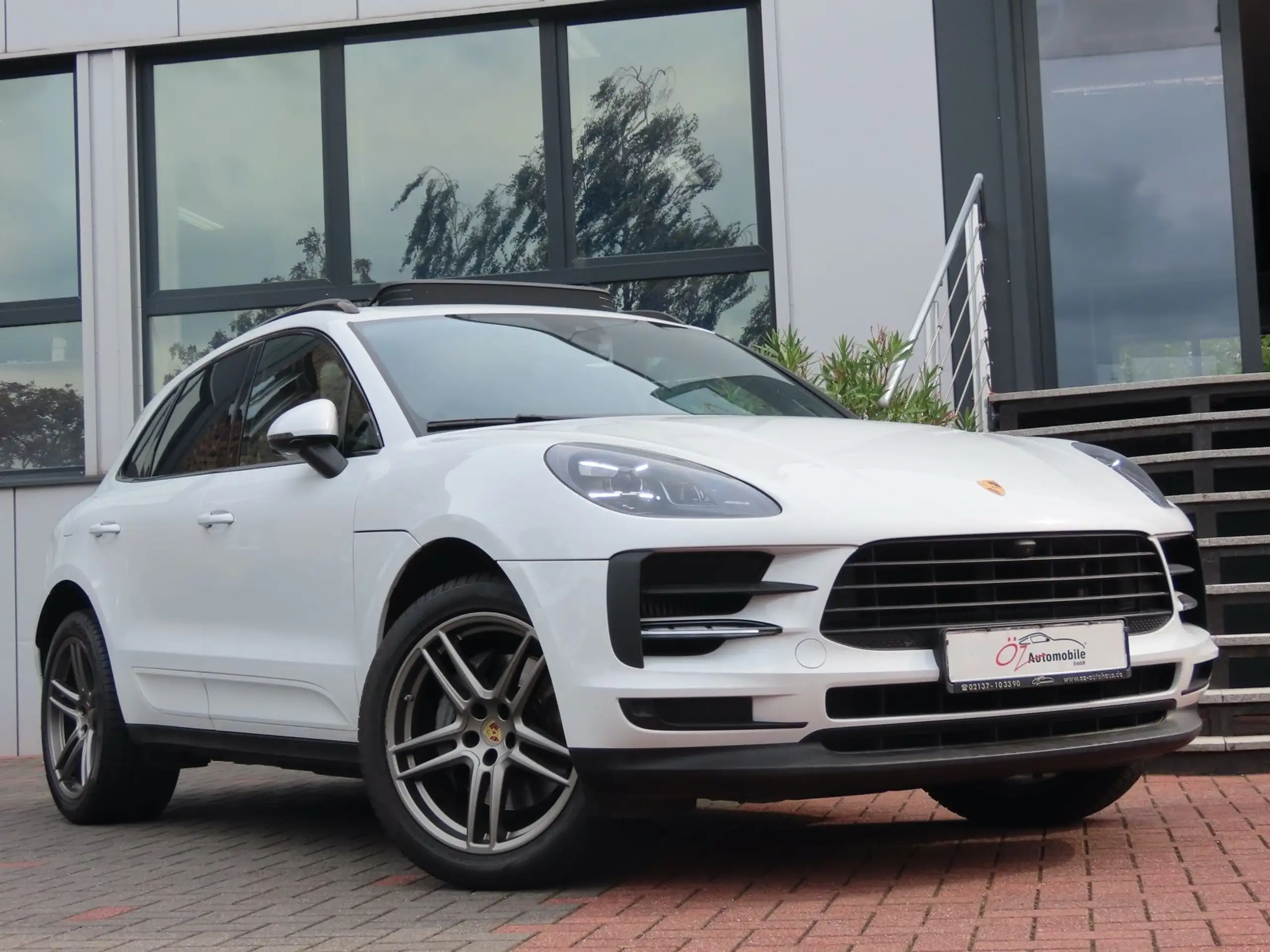 Porsche - Macan