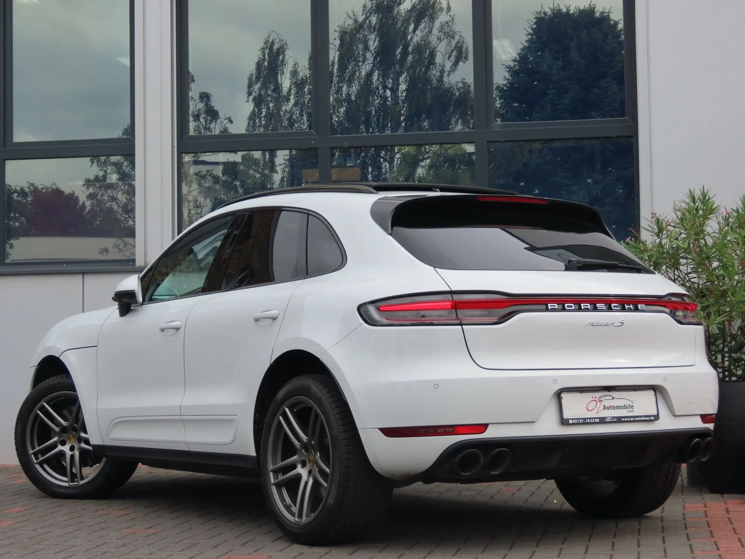 Porsche - Macan