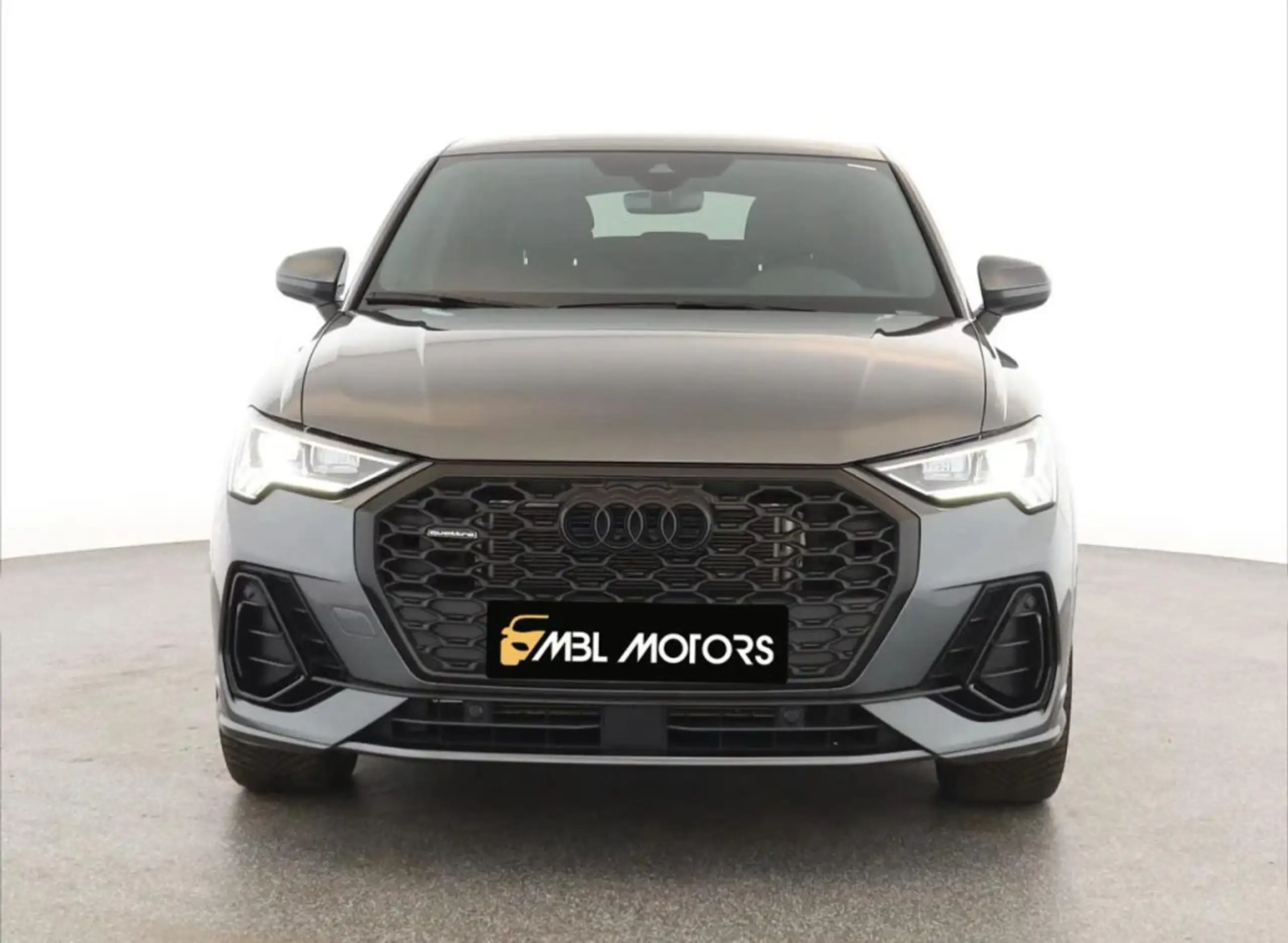 Audi - Q3