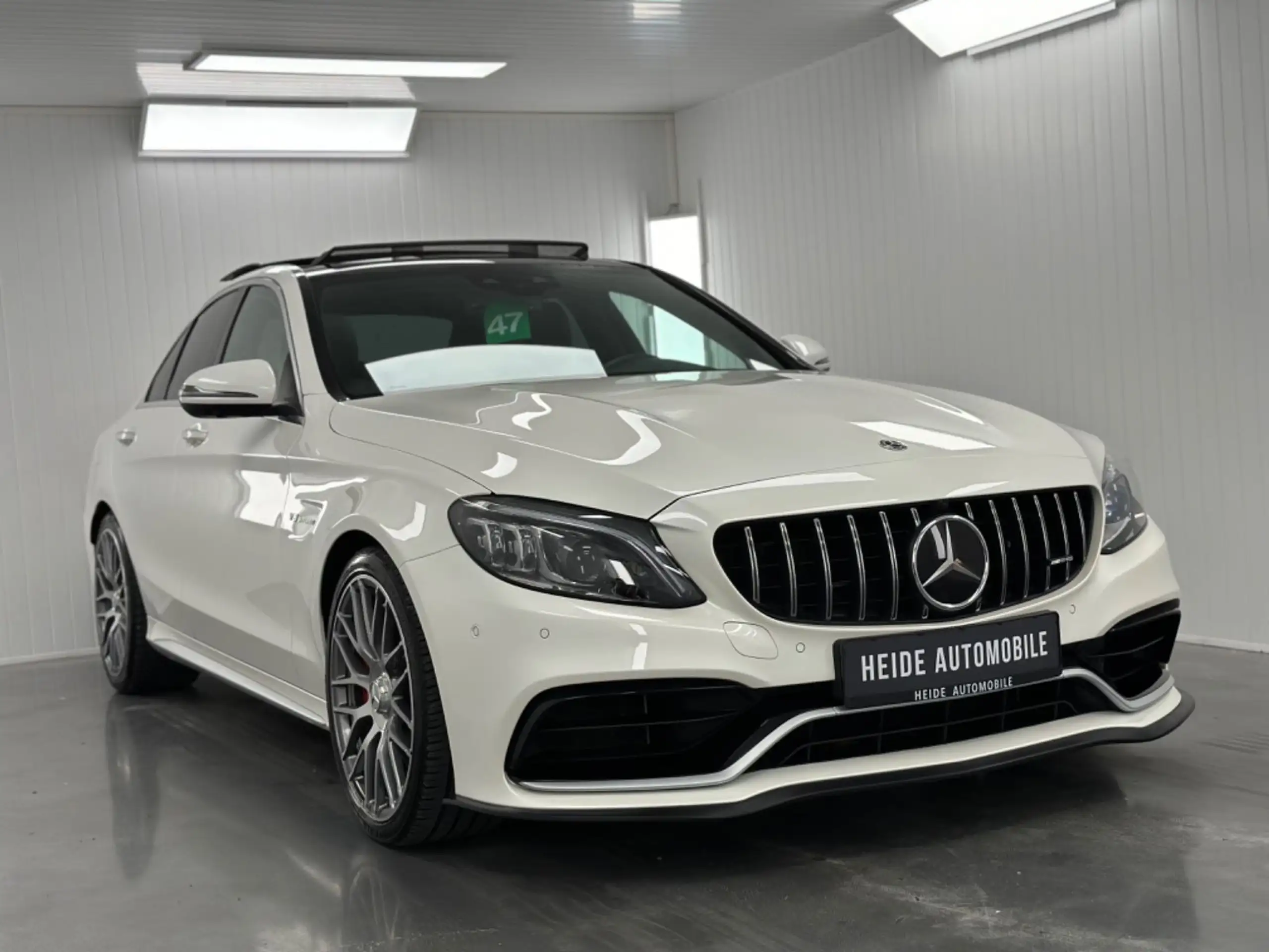 Mercedes-Benz - C 63 AMG