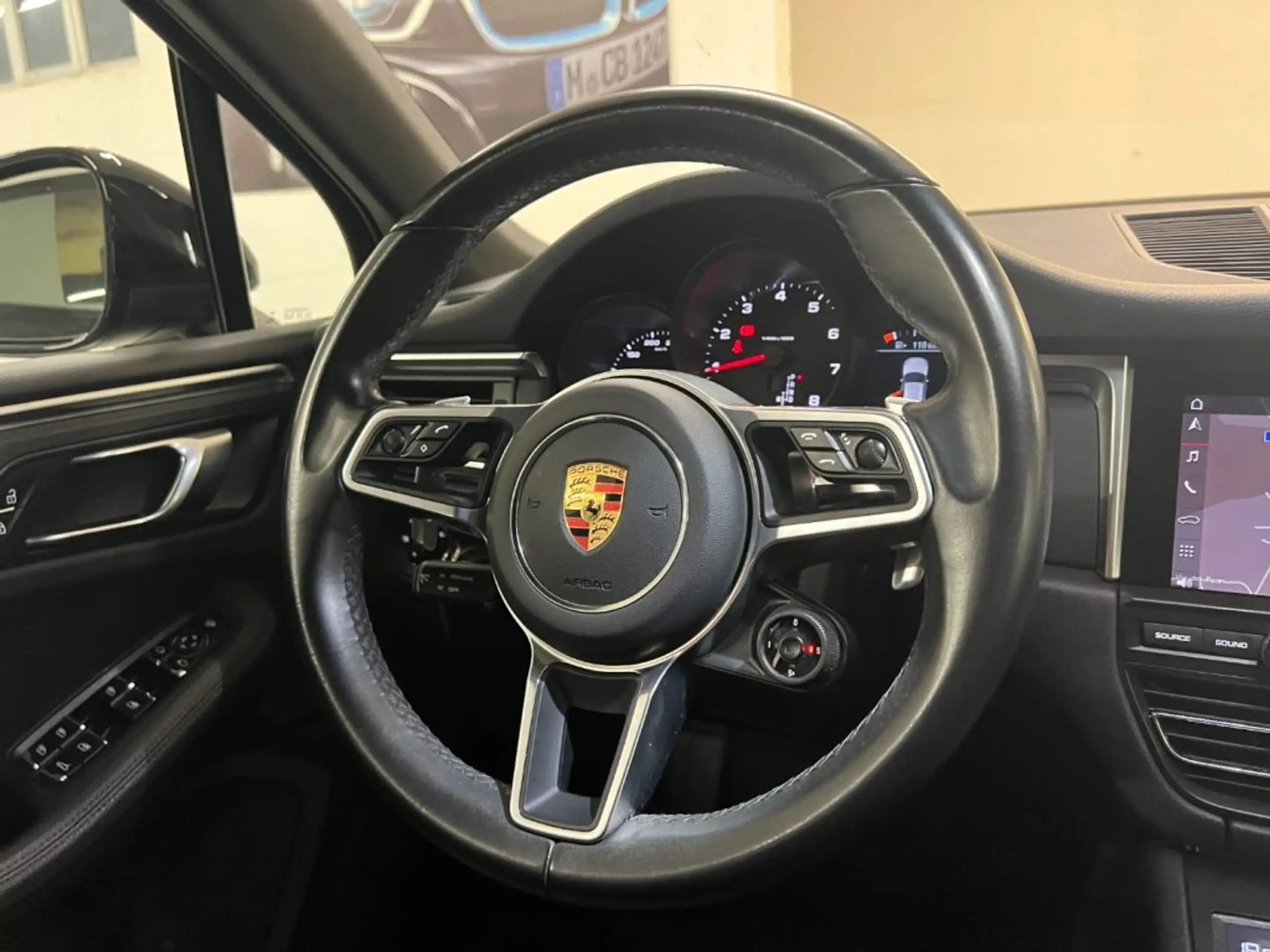 Porsche - Macan