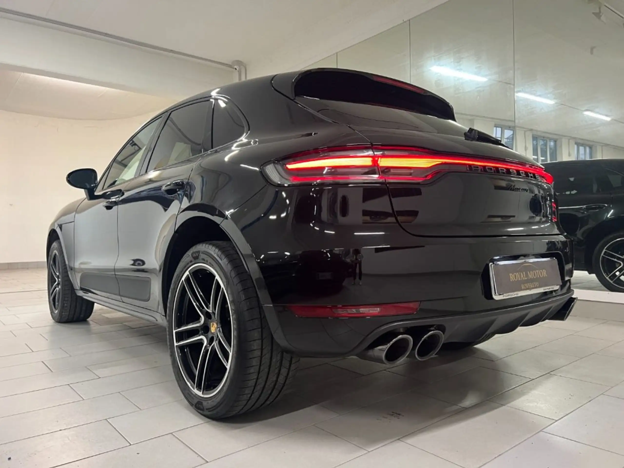 Porsche - Macan