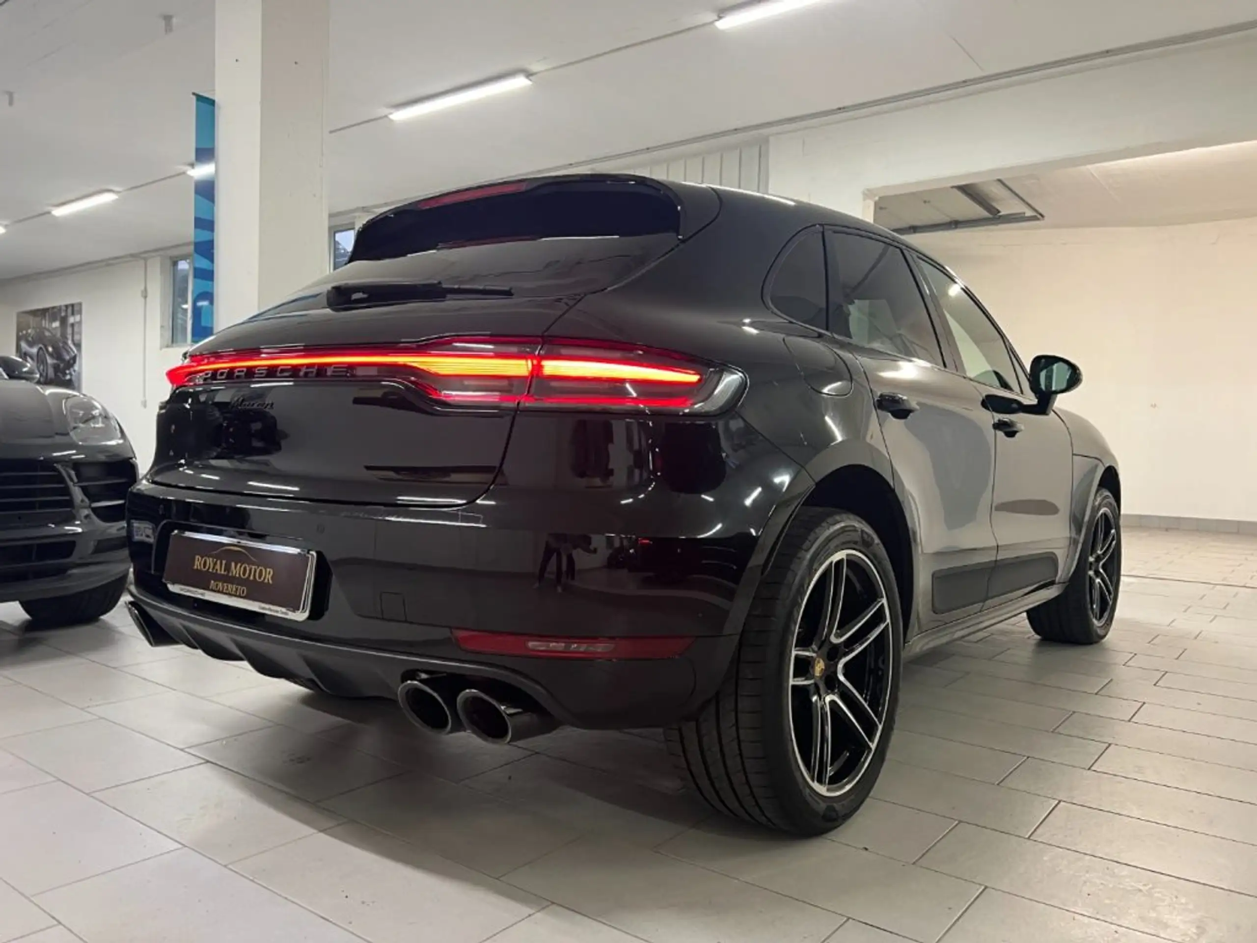 Porsche - Macan