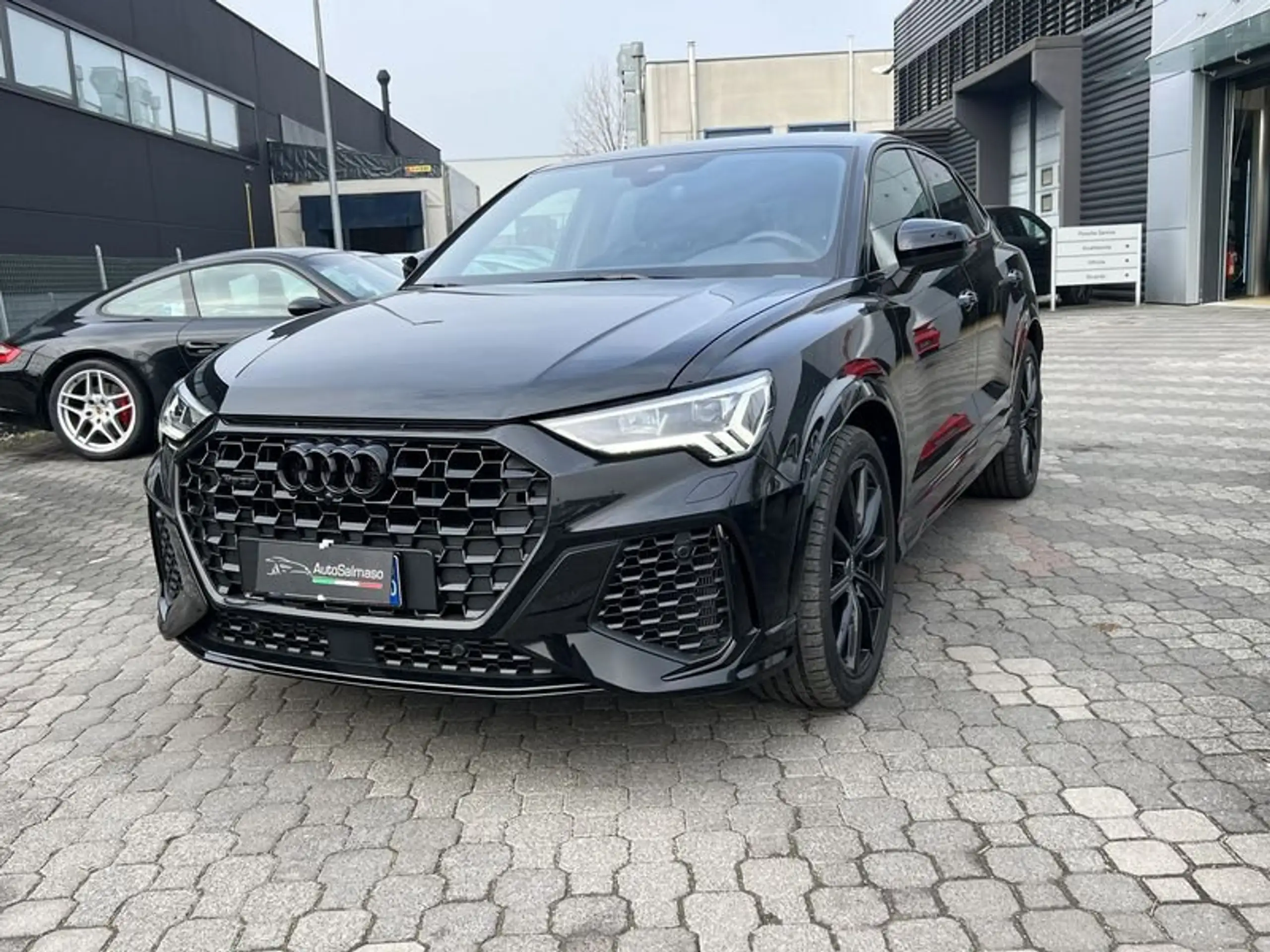 Audi - Q3