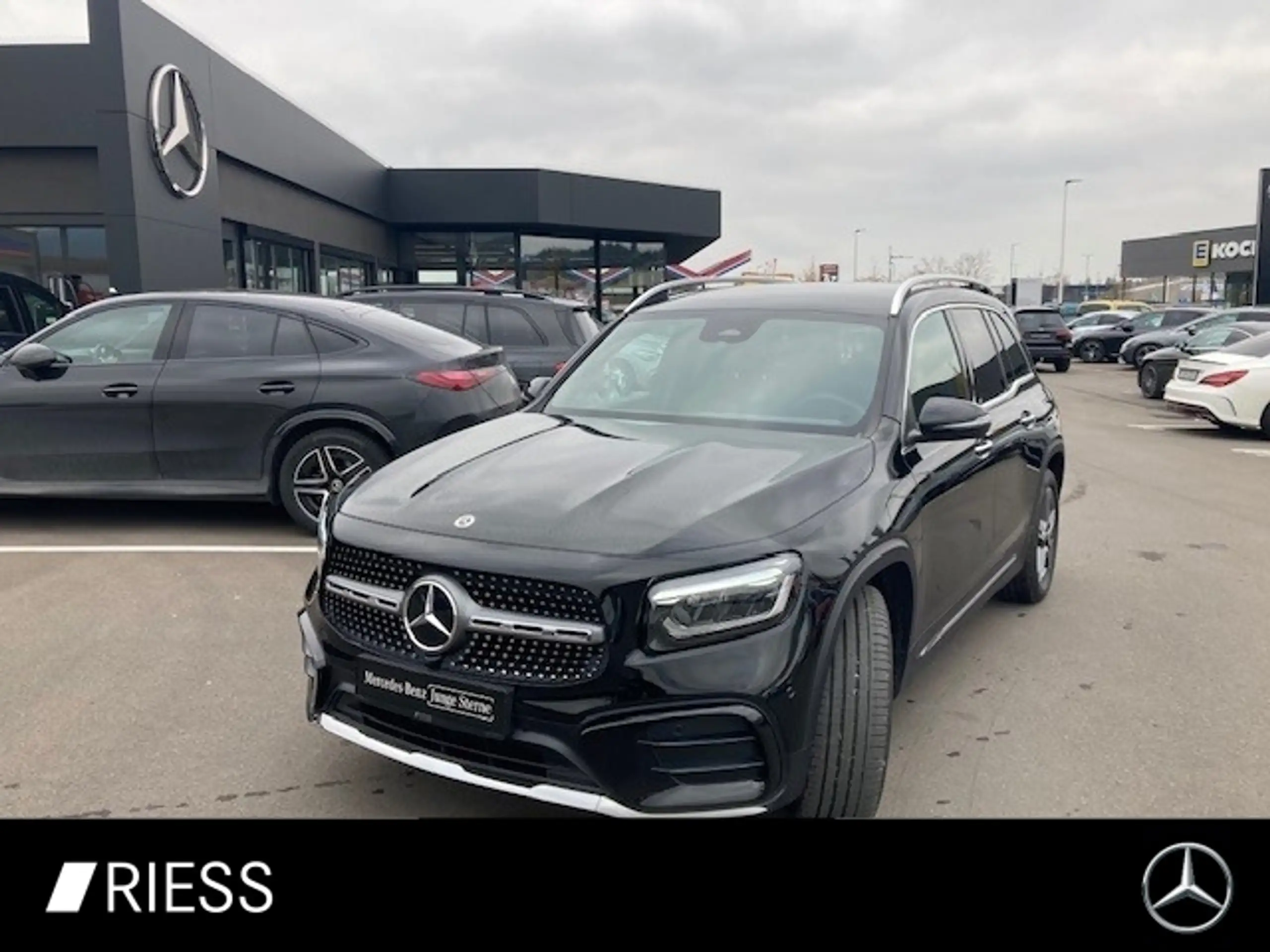 Mercedes-Benz GLB 220 2024