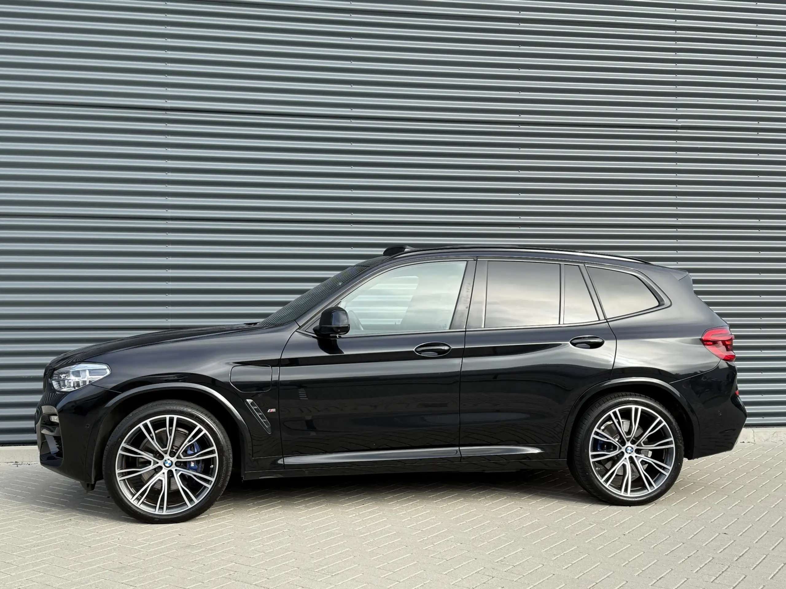 BMW - X3