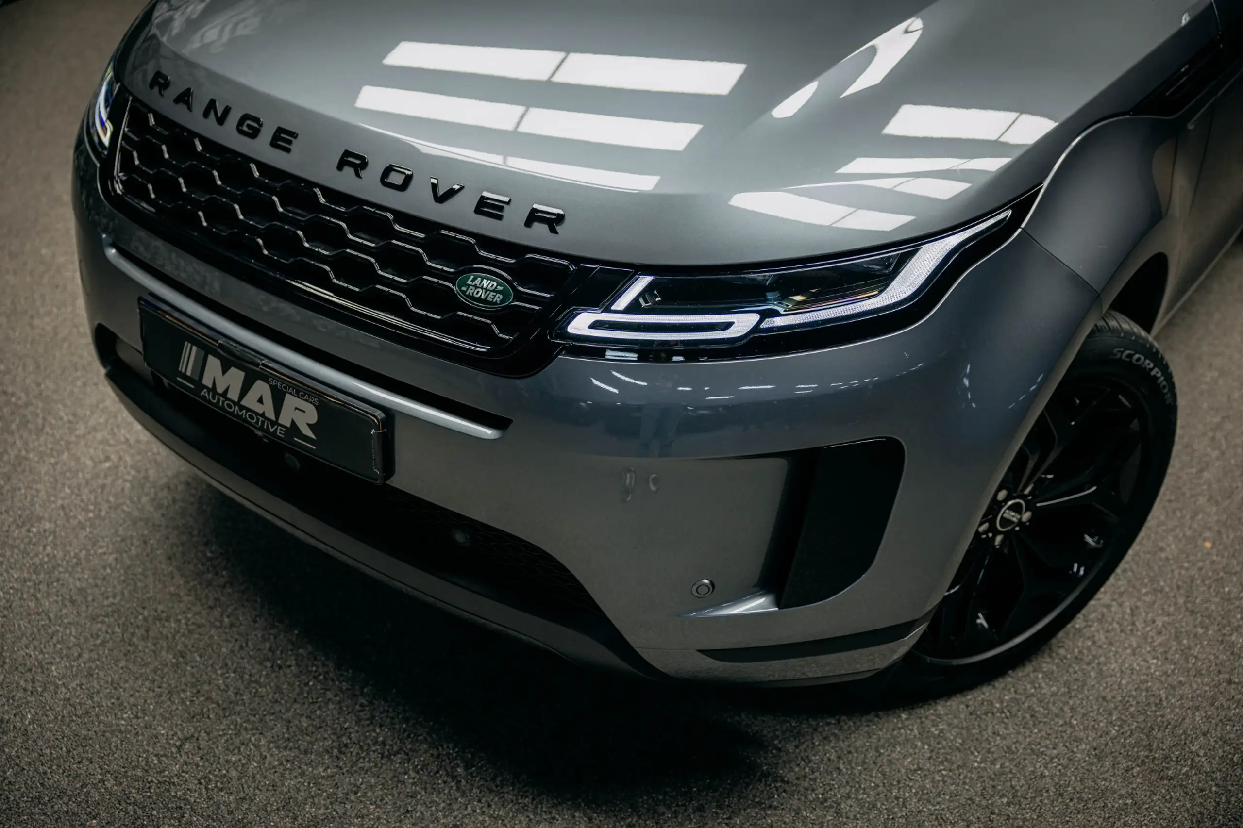 Land Rover - Range Rover Evoque