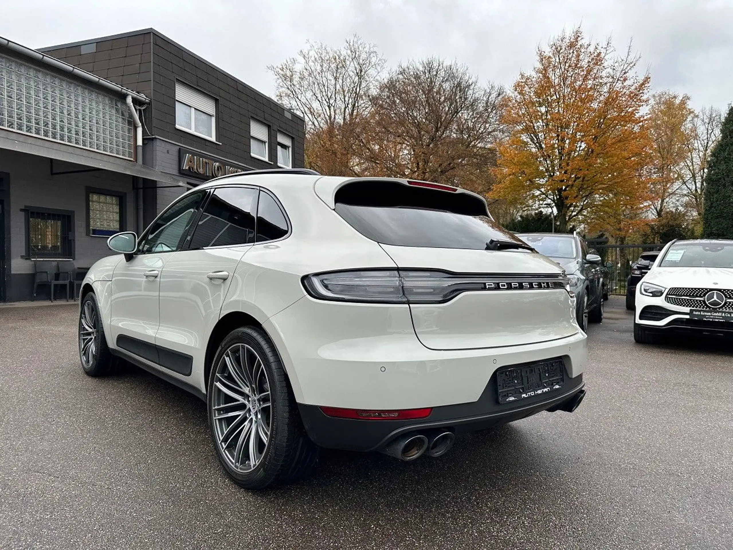 Porsche - Macan