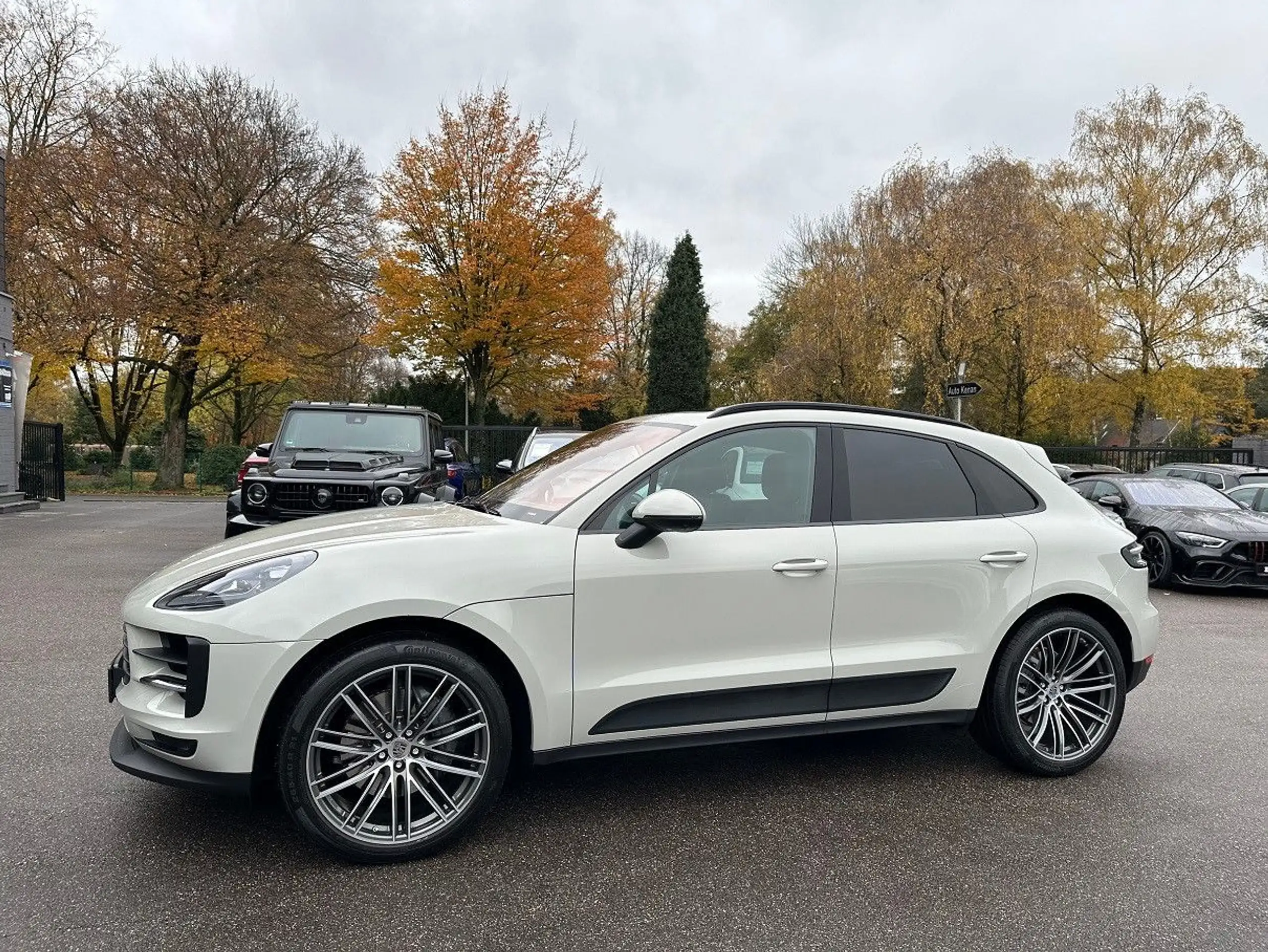 Porsche - Macan