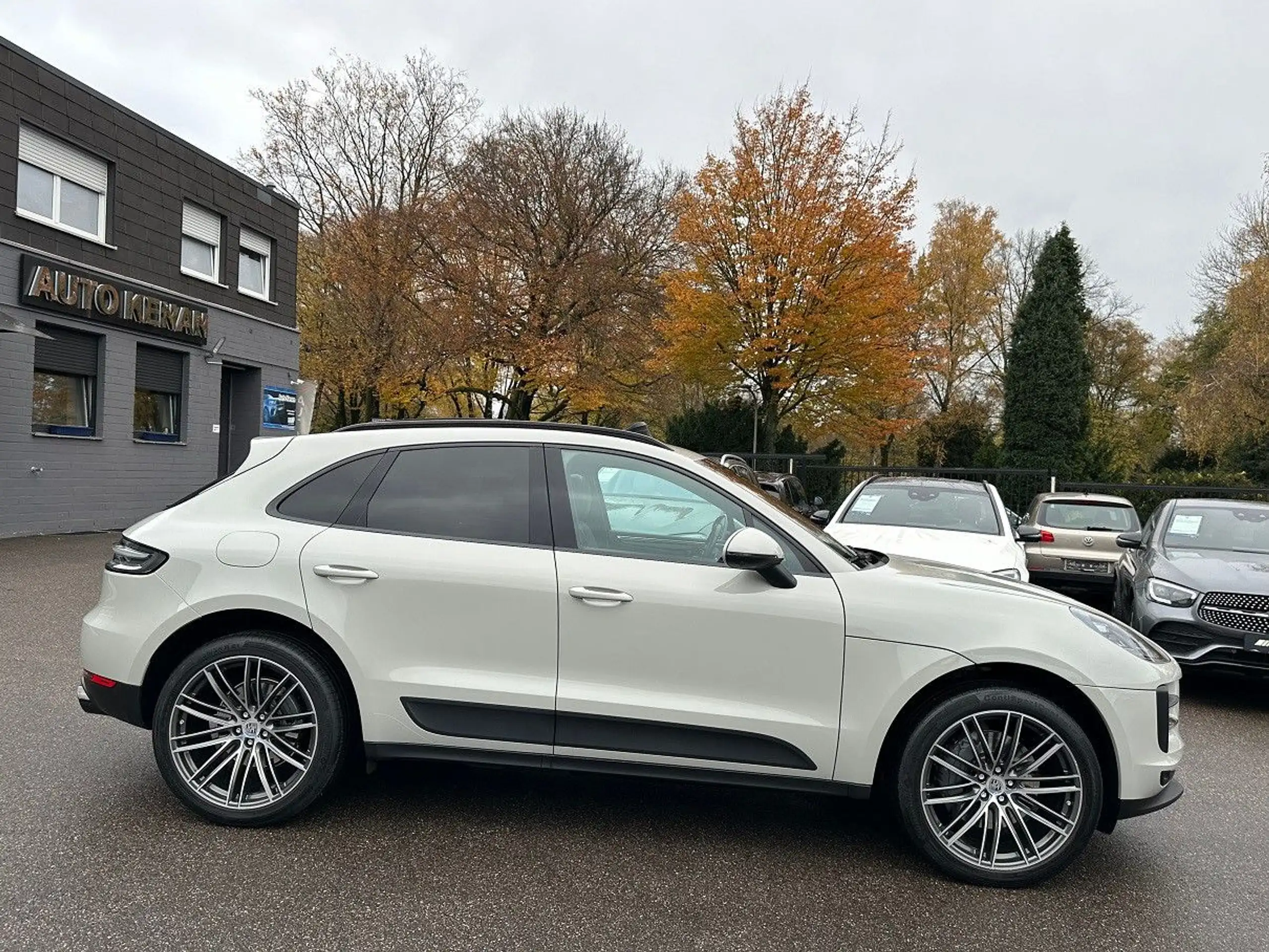 Porsche - Macan