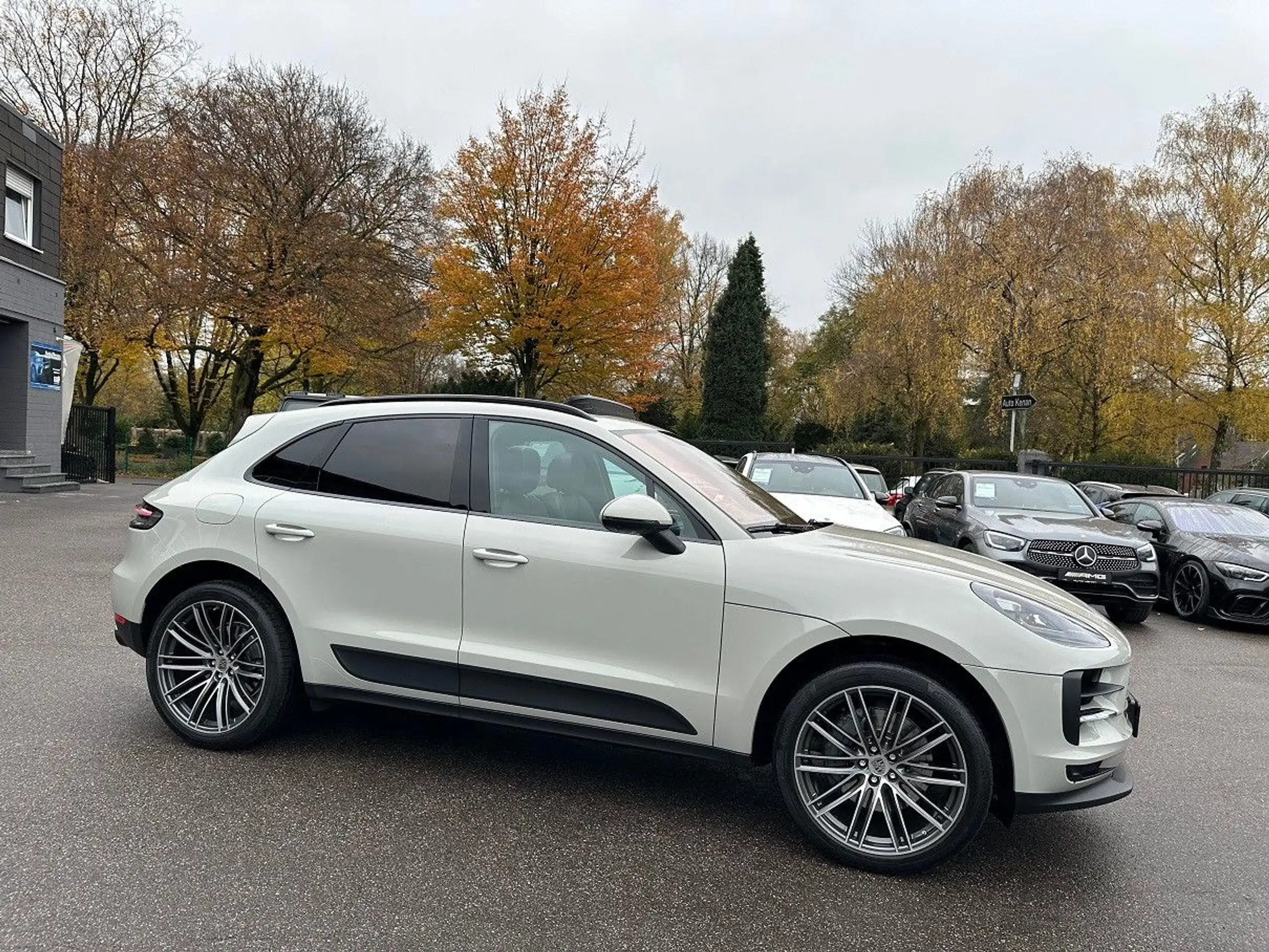 Porsche - Macan