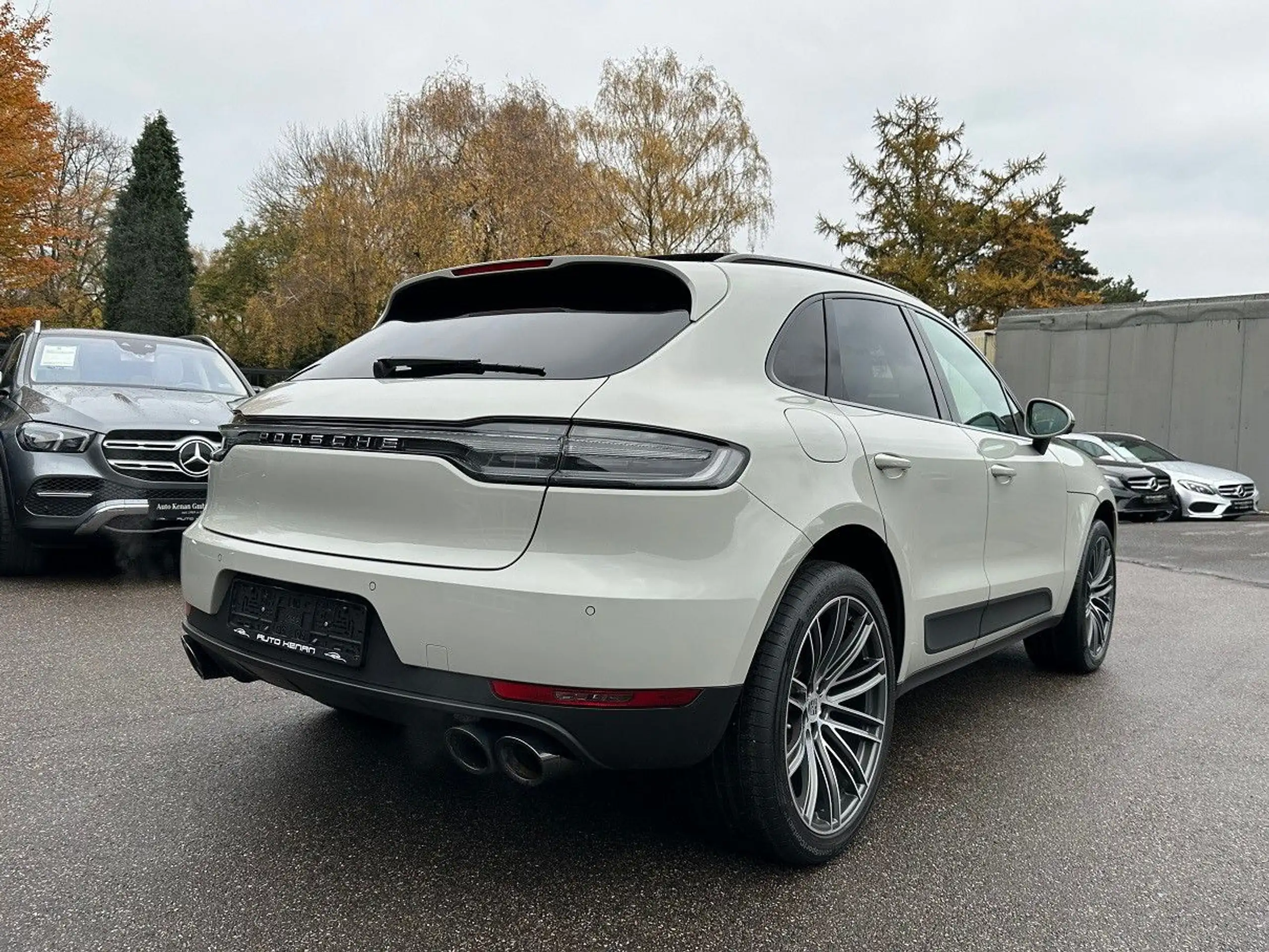 Porsche - Macan