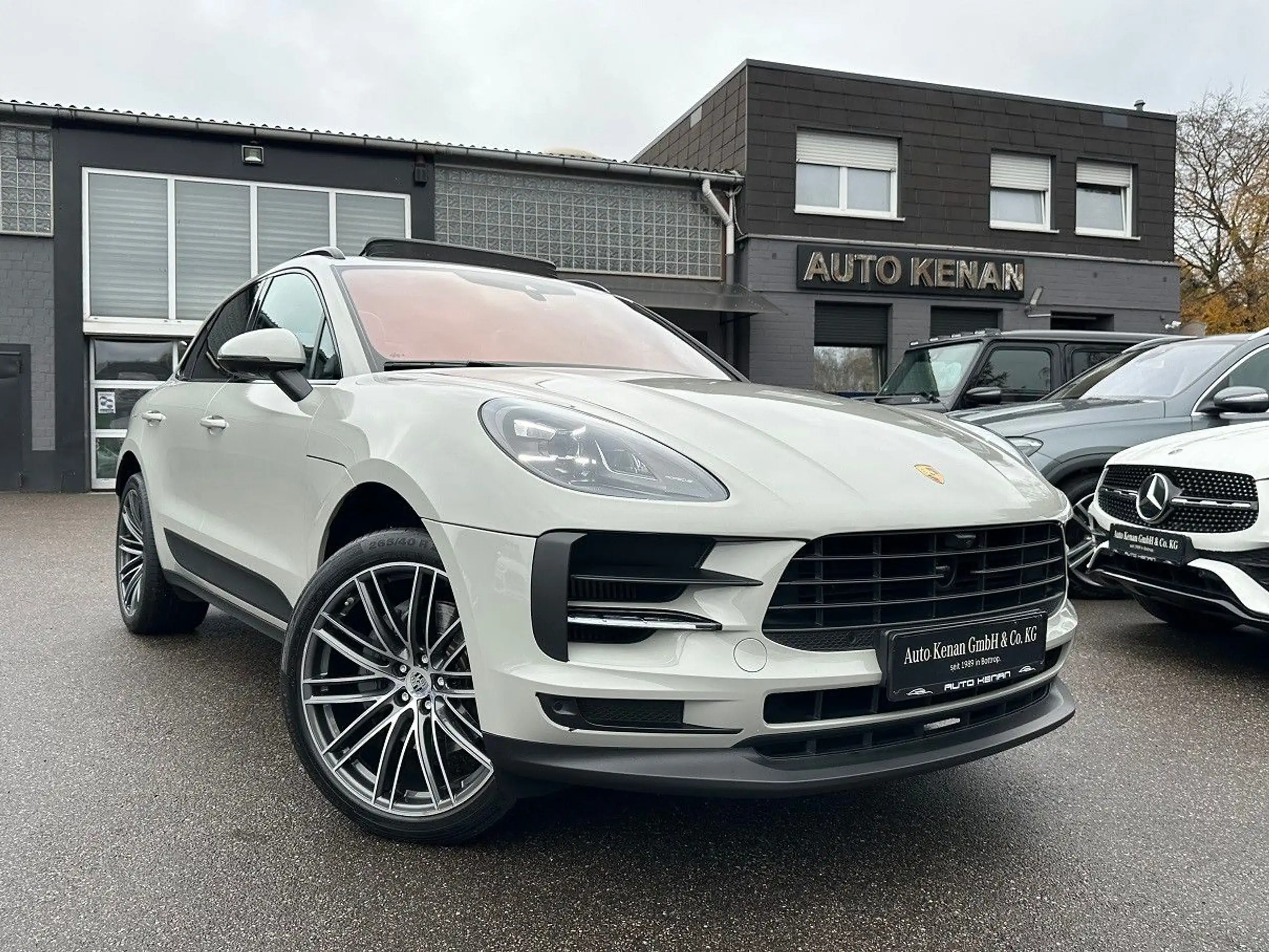 Porsche - Macan