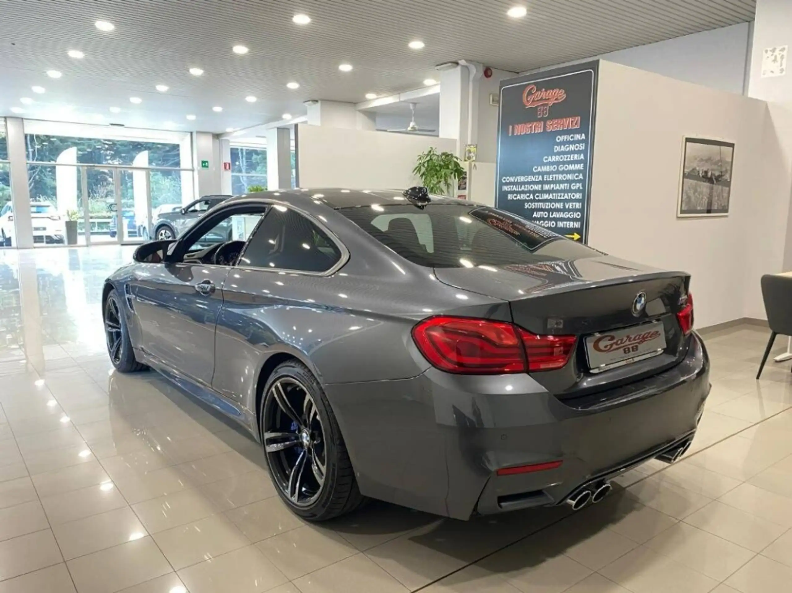 BMW - M4