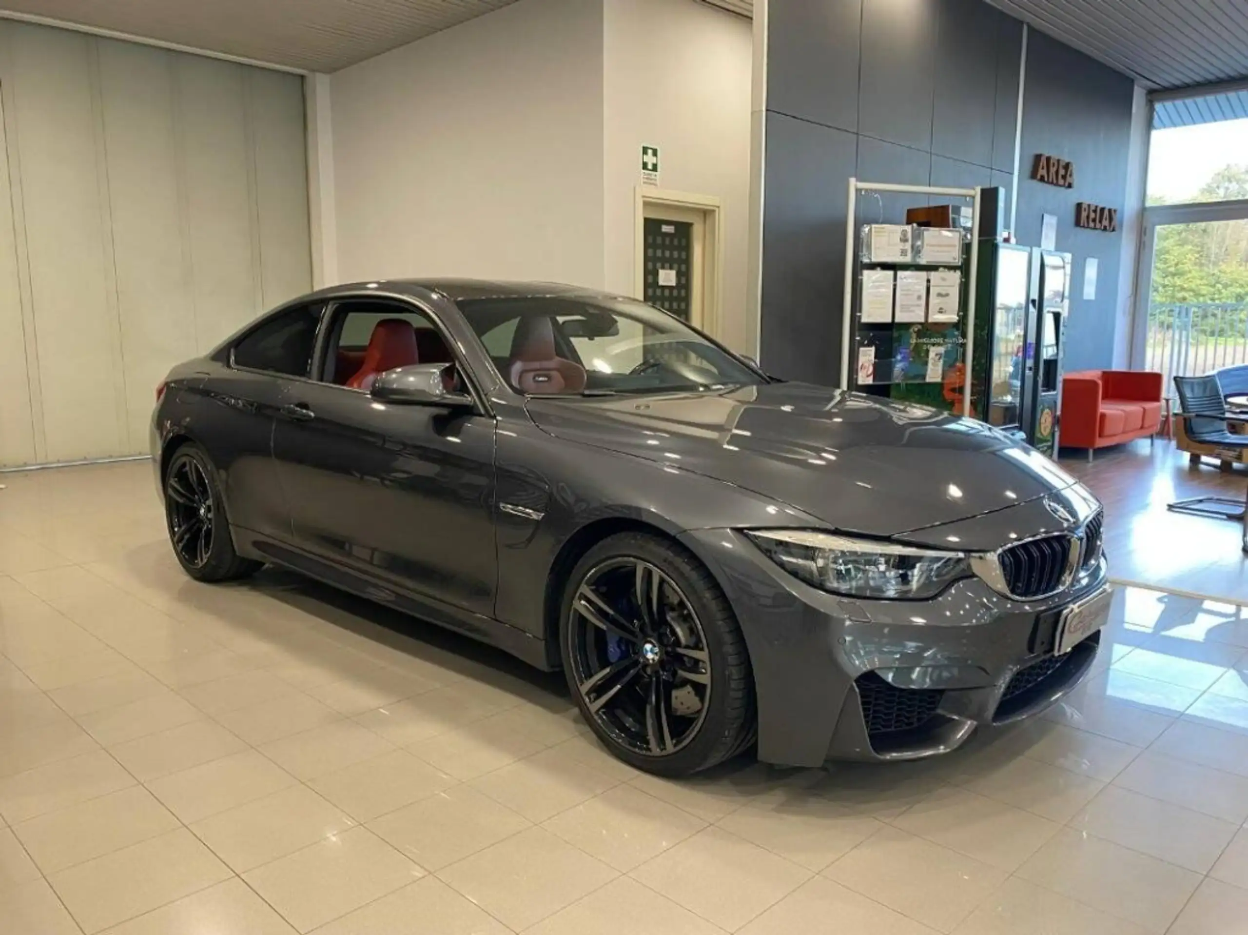 BMW - M4