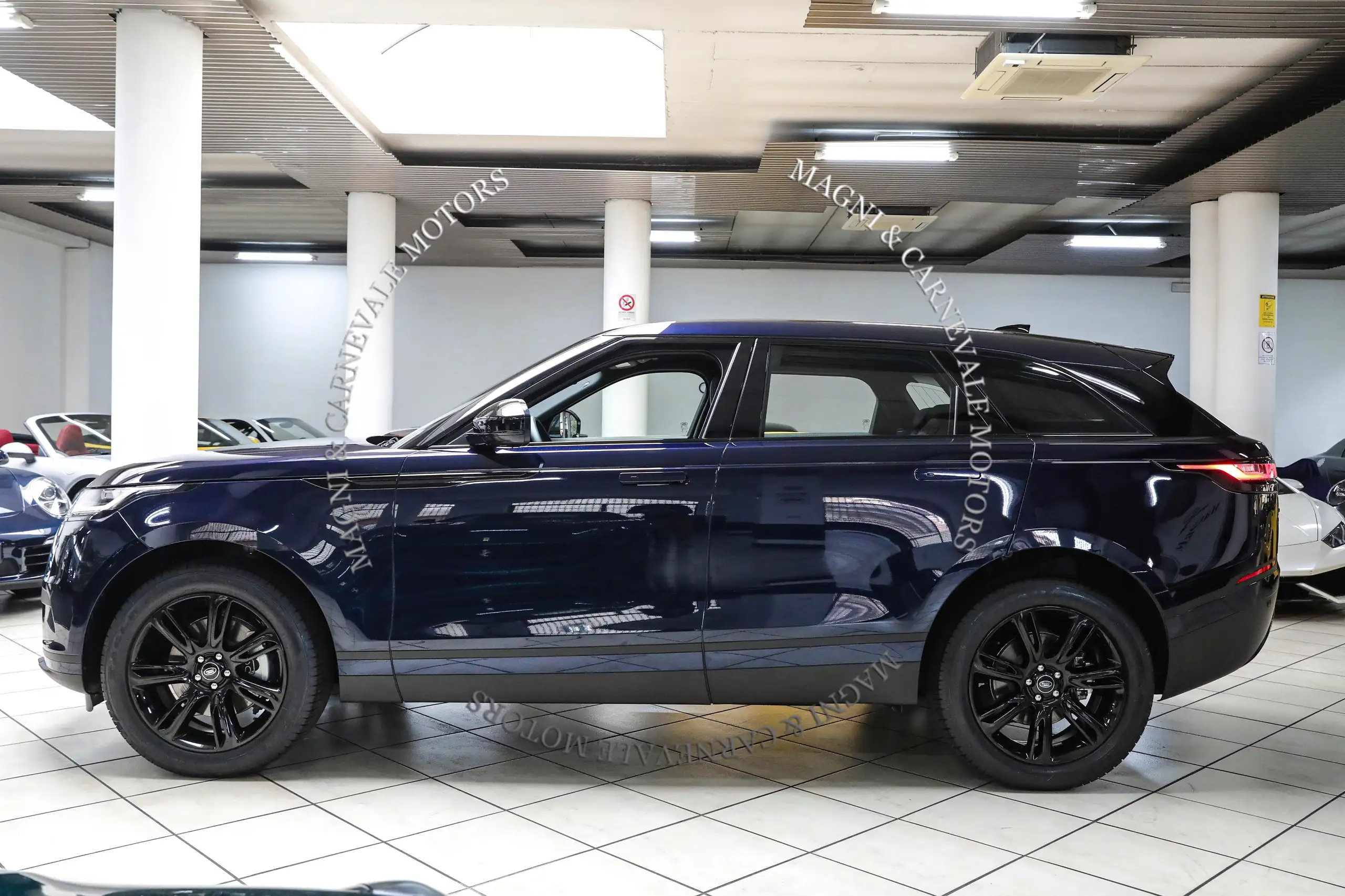 Land Rover - Range Rover Velar