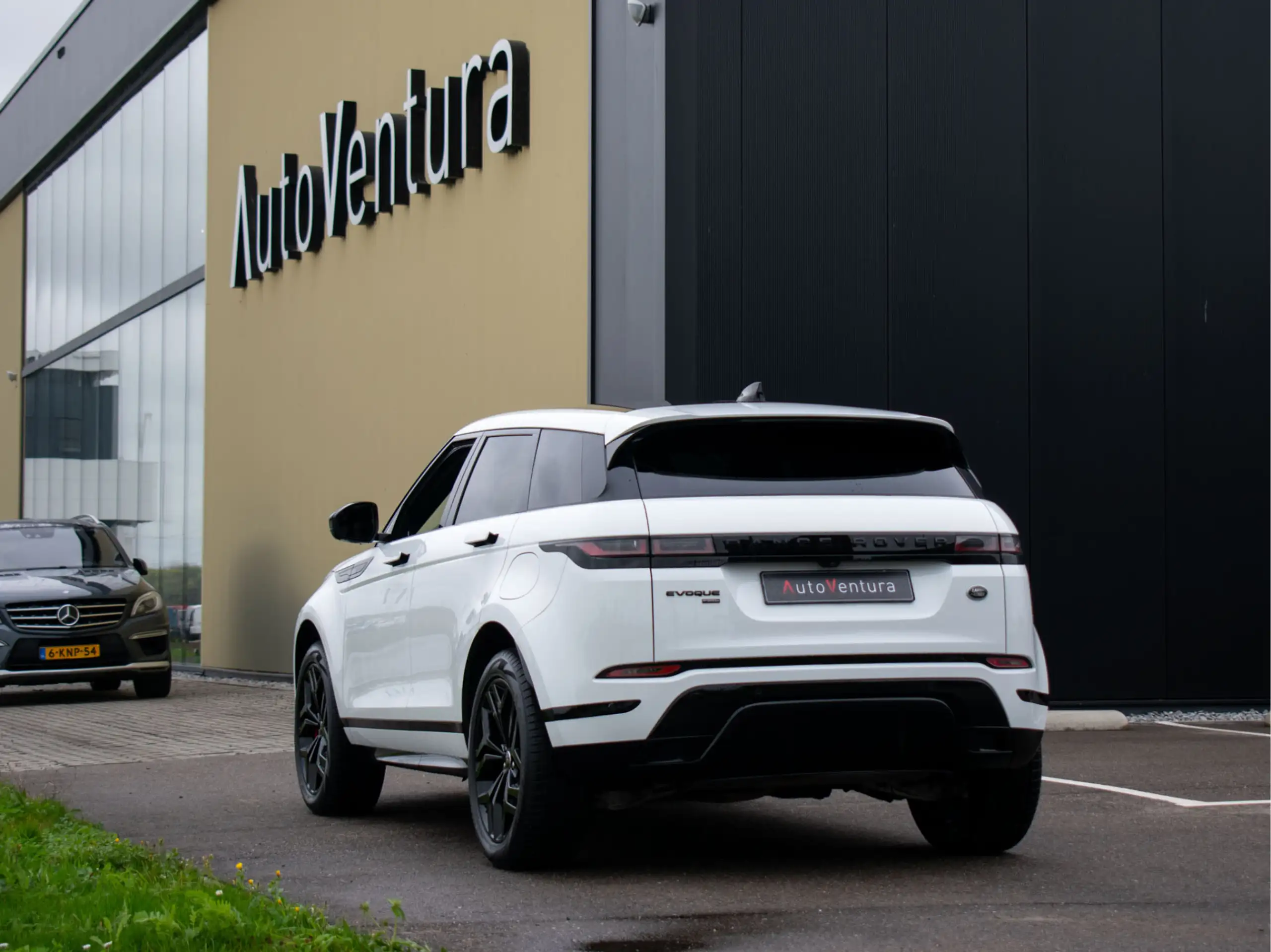 Land Rover - Range Rover Evoque