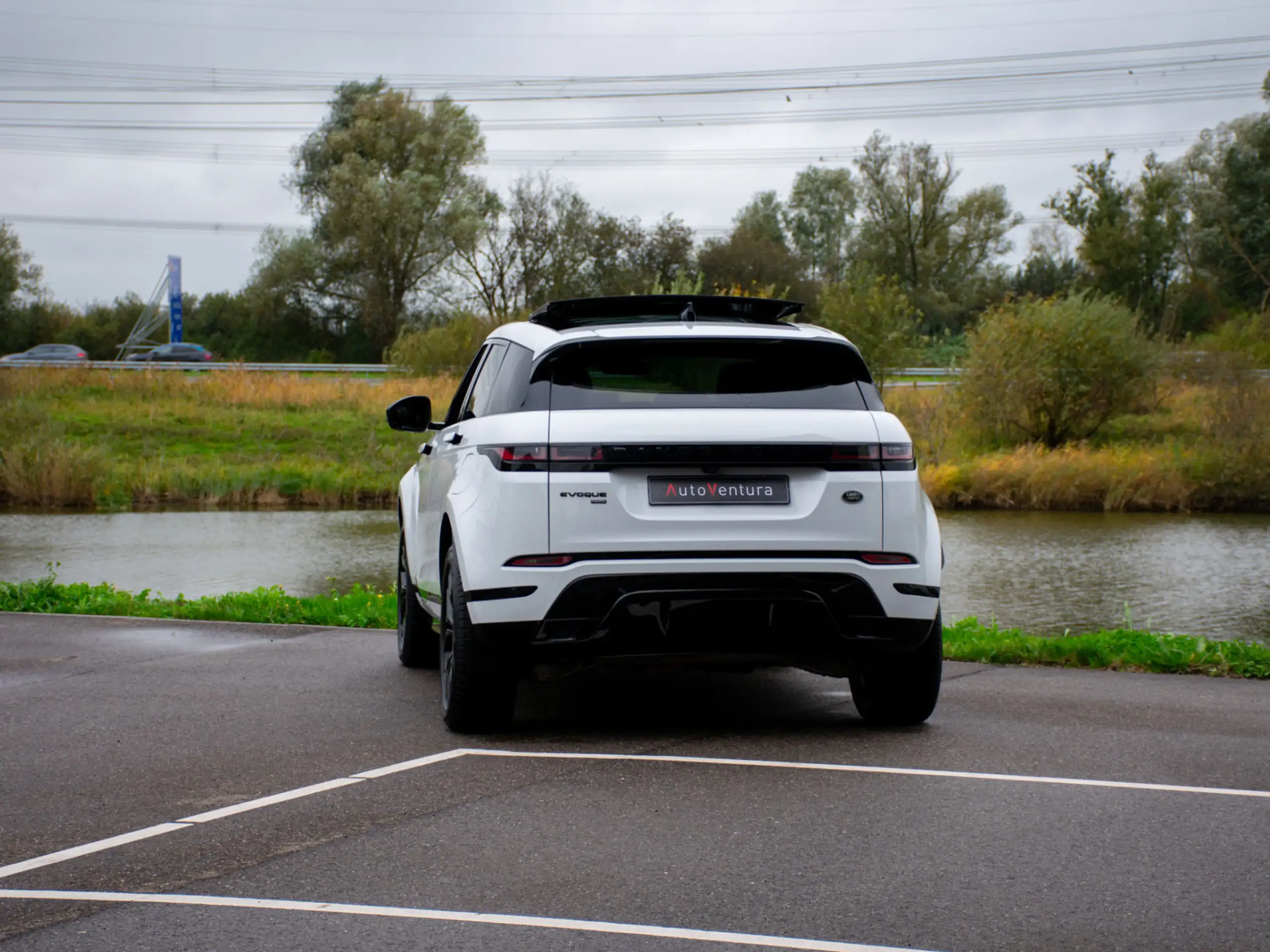 Land Rover - Range Rover Evoque