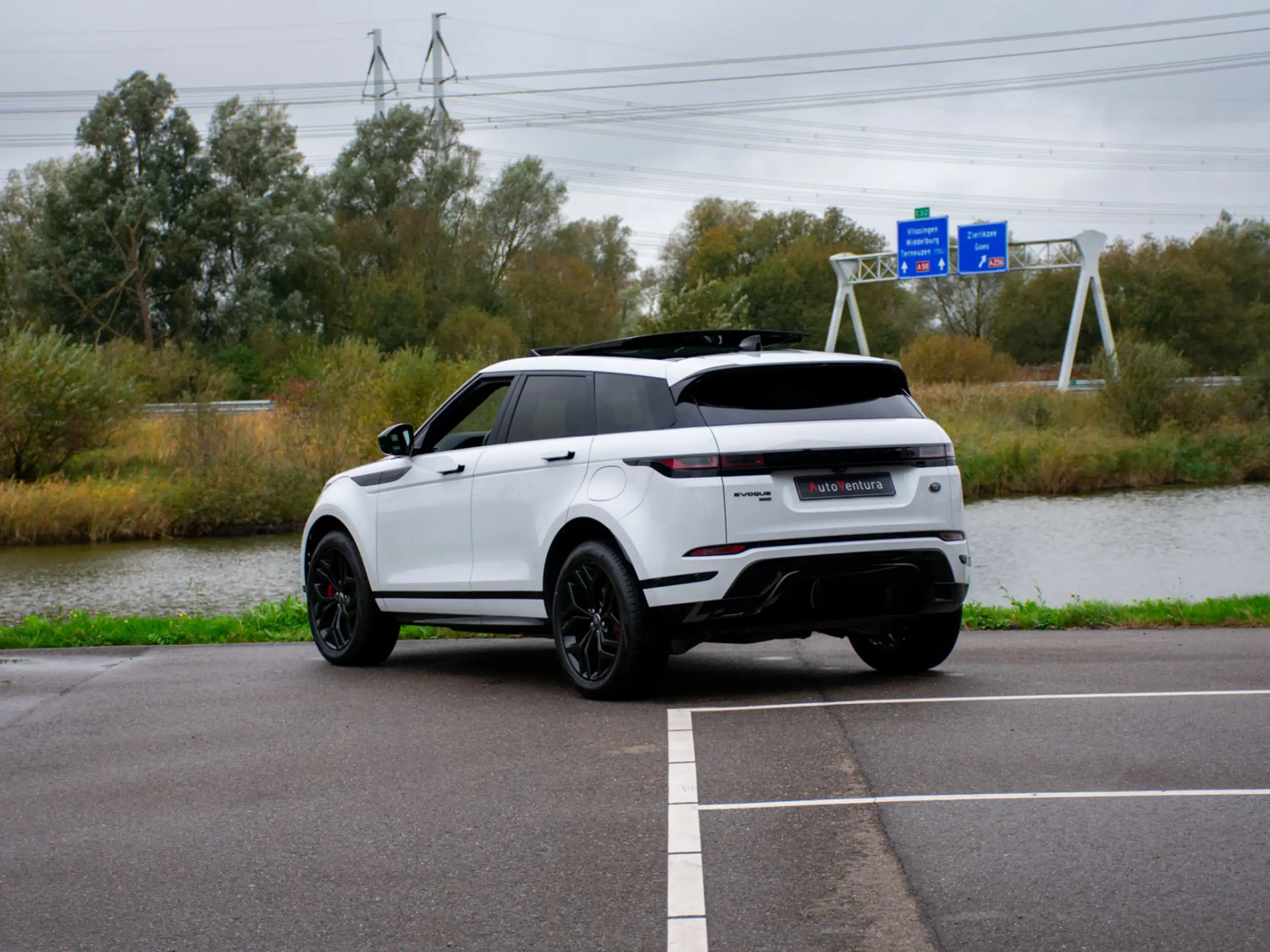 Land Rover - Range Rover Evoque