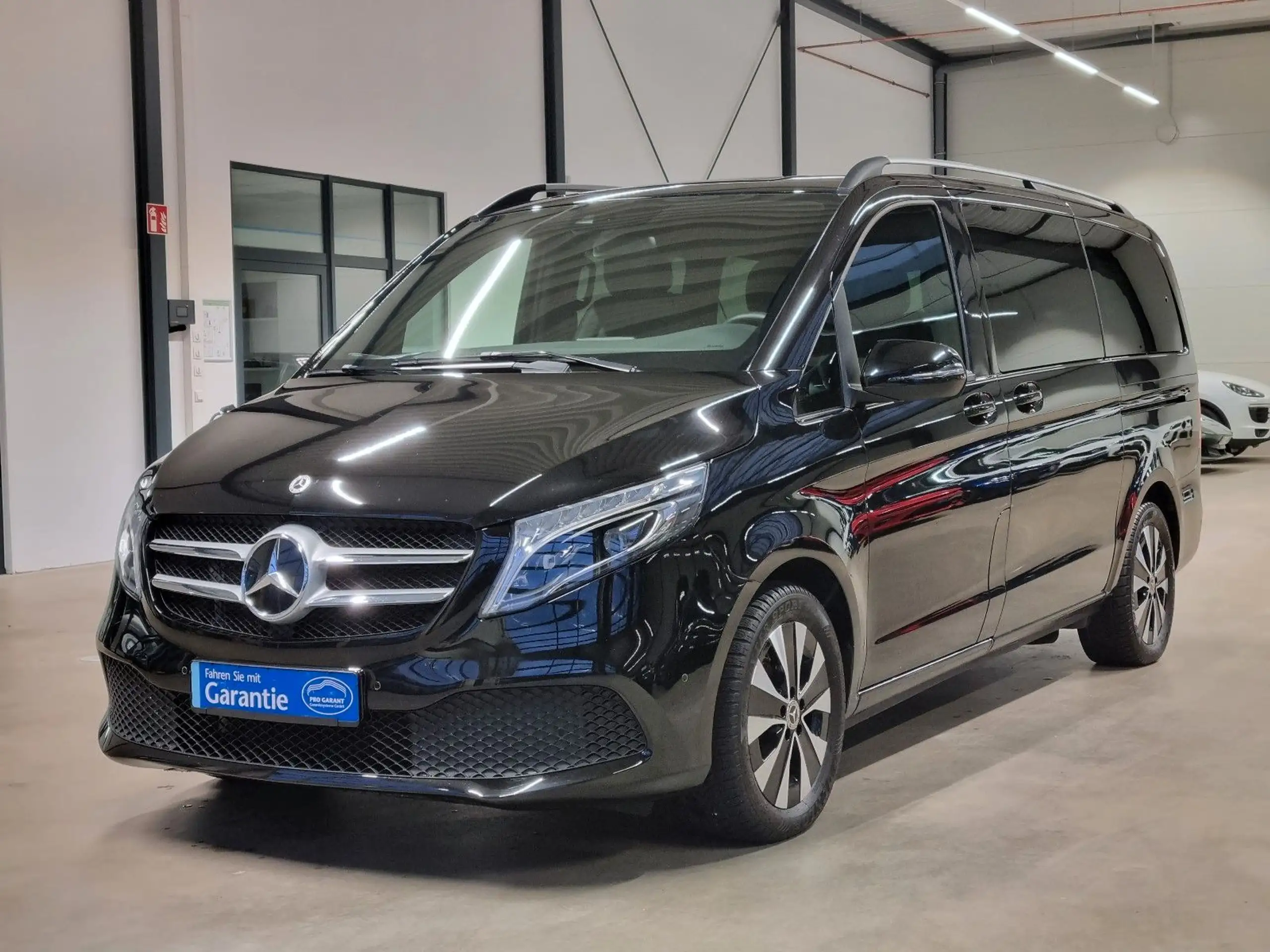 Mercedes-Benz - V 250