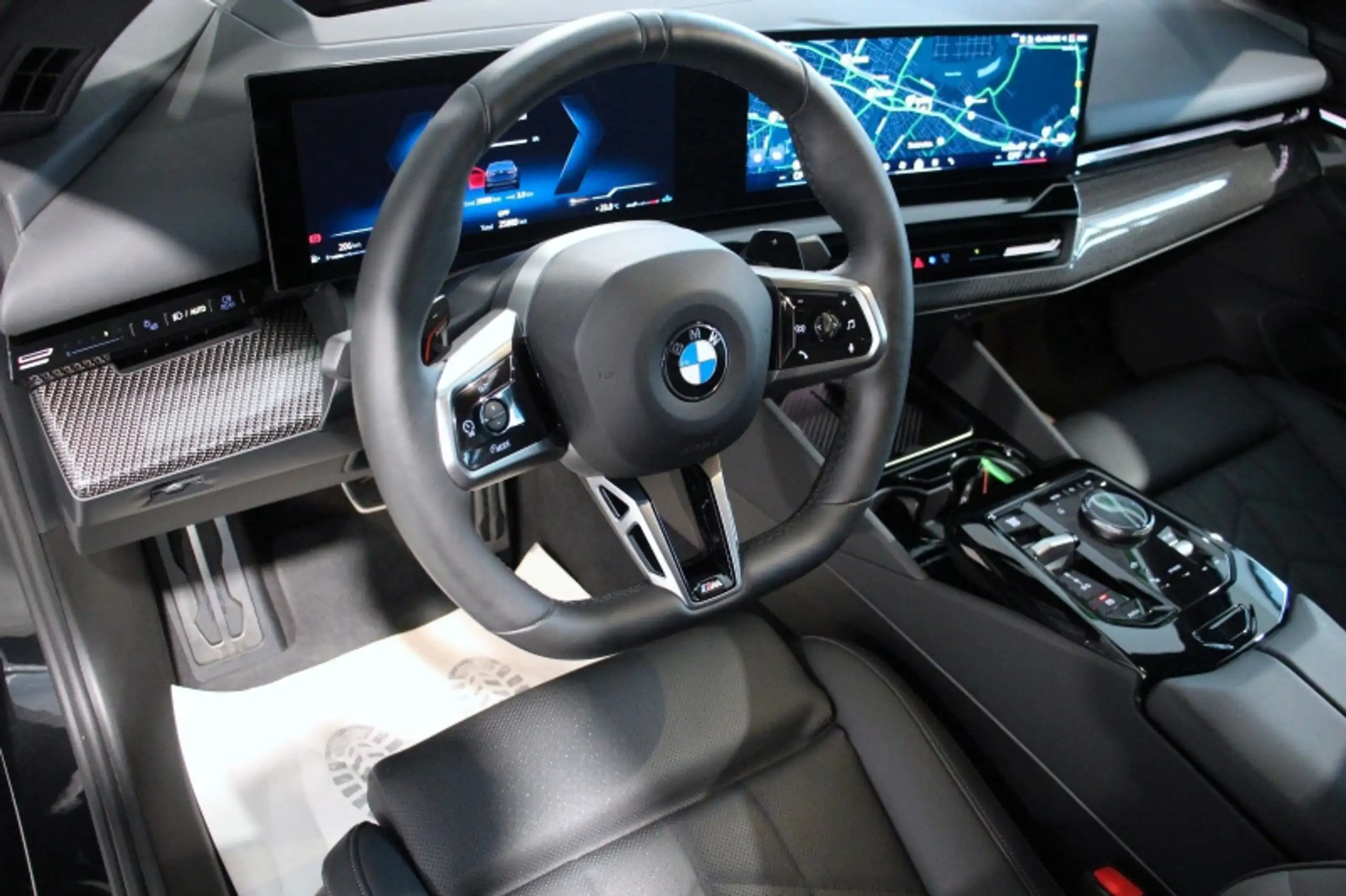 BMW - 520