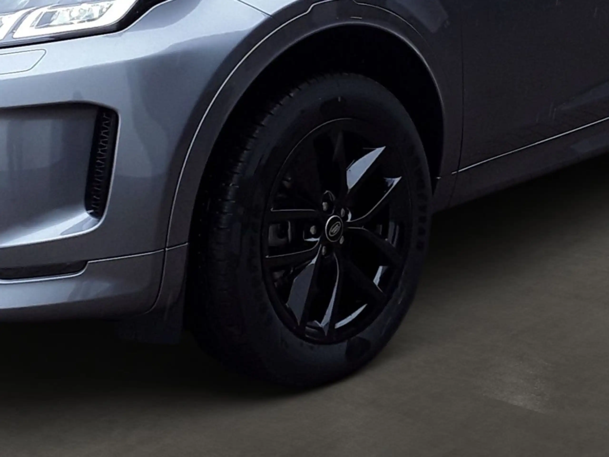 Land Rover - Discovery Sport