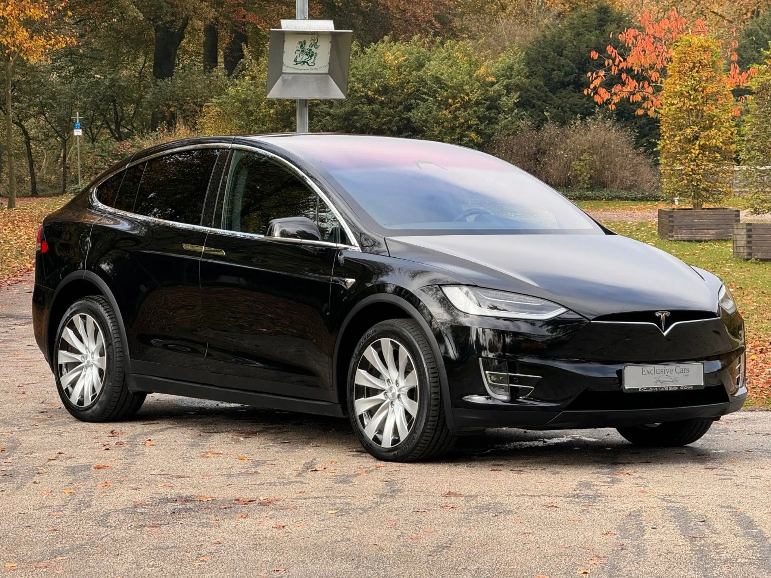 Tesla - Model X