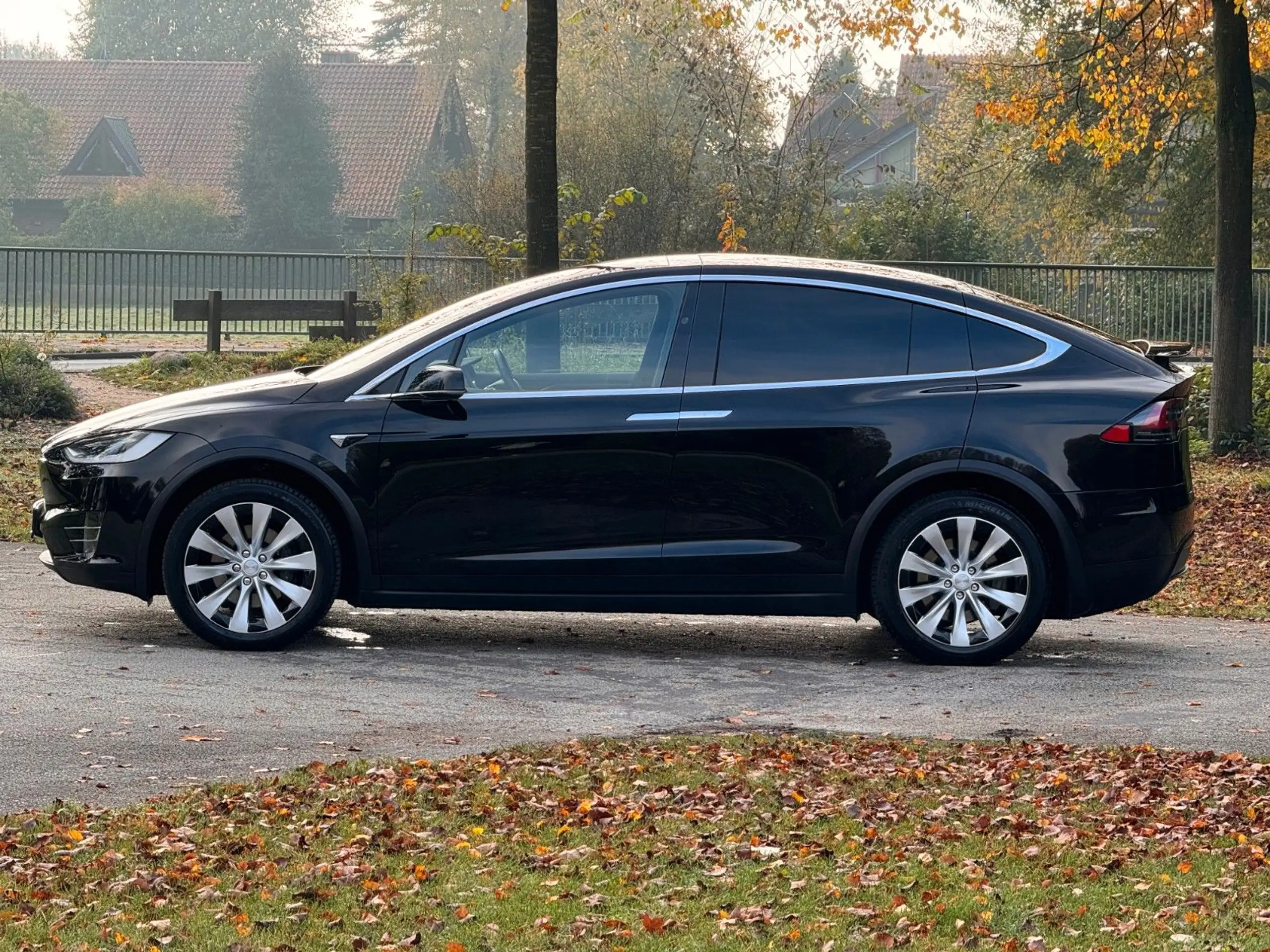 Tesla - Model X