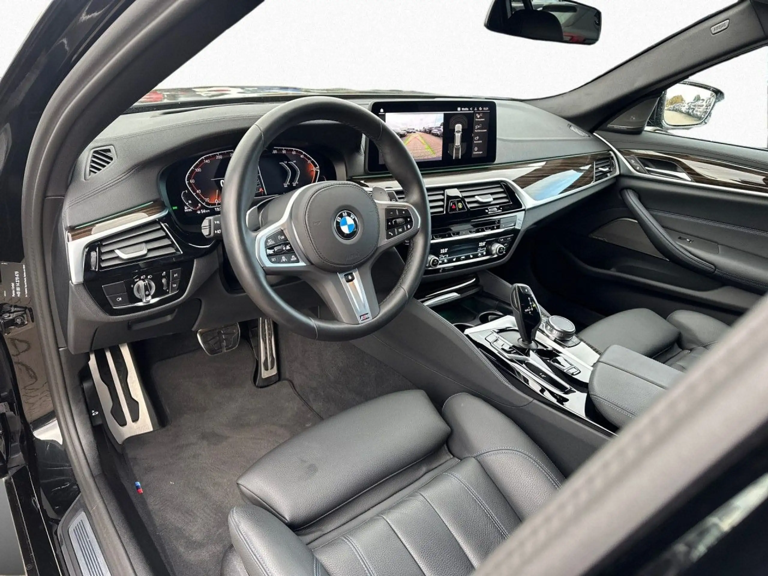 BMW - 530