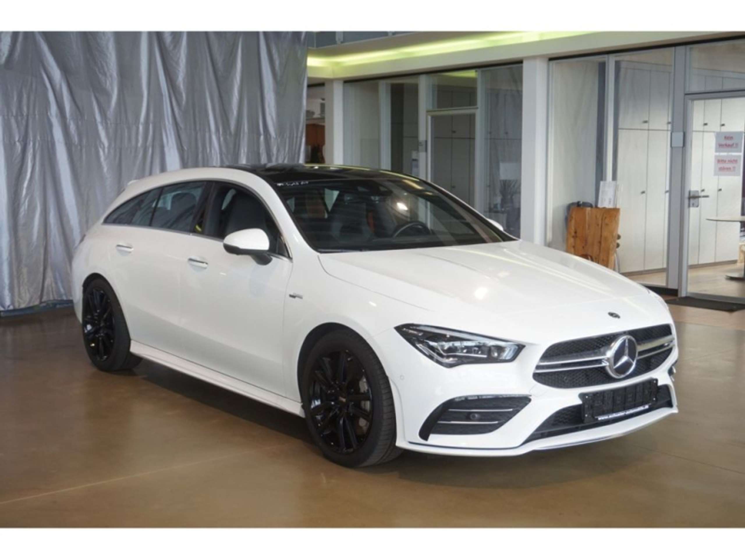 Mercedes-Benz - CLA 35 AMG