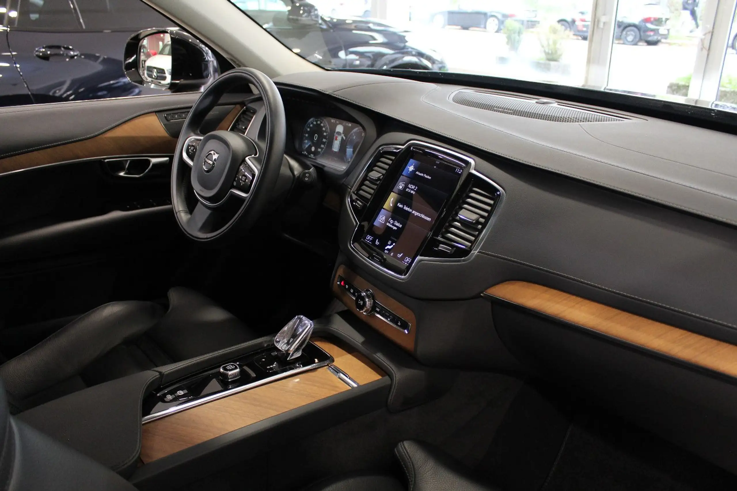 Volvo - XC90