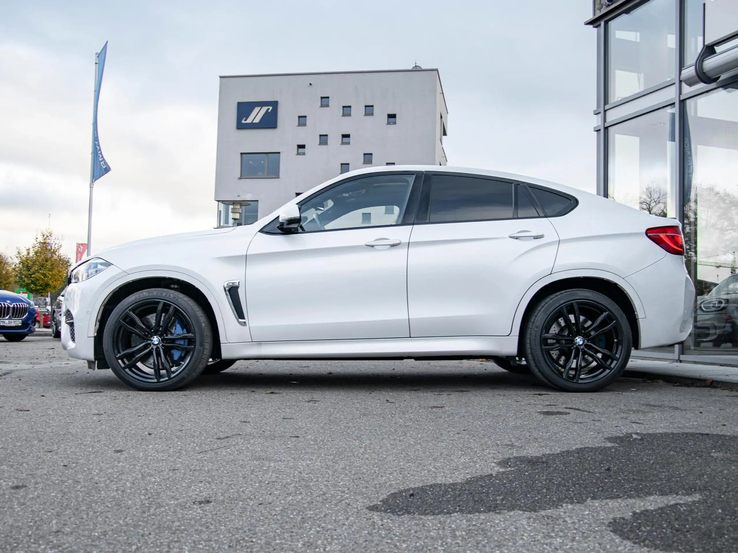 BMW - X6 M