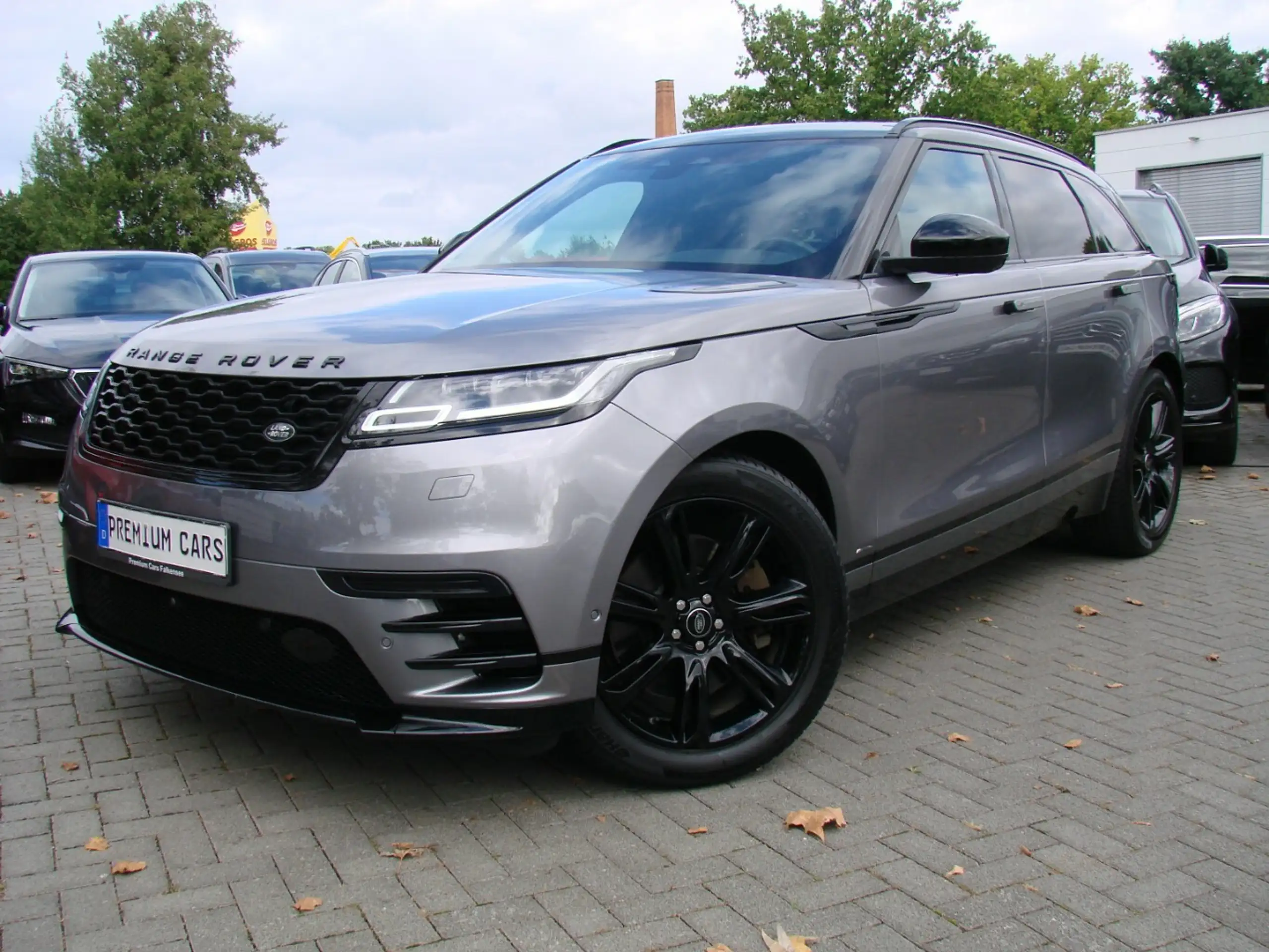 Land Rover - Range Rover Velar