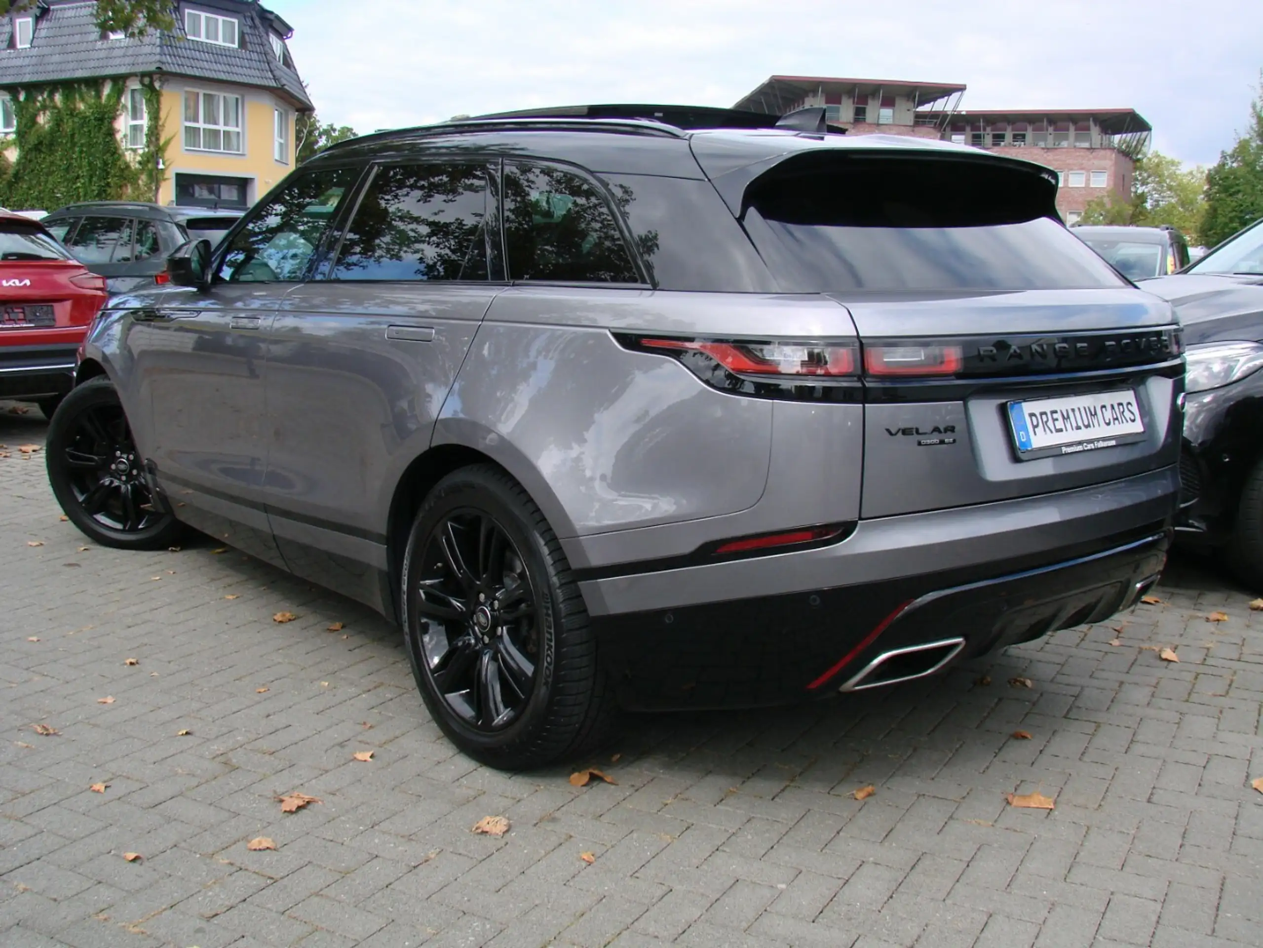 Land Rover - Range Rover Velar