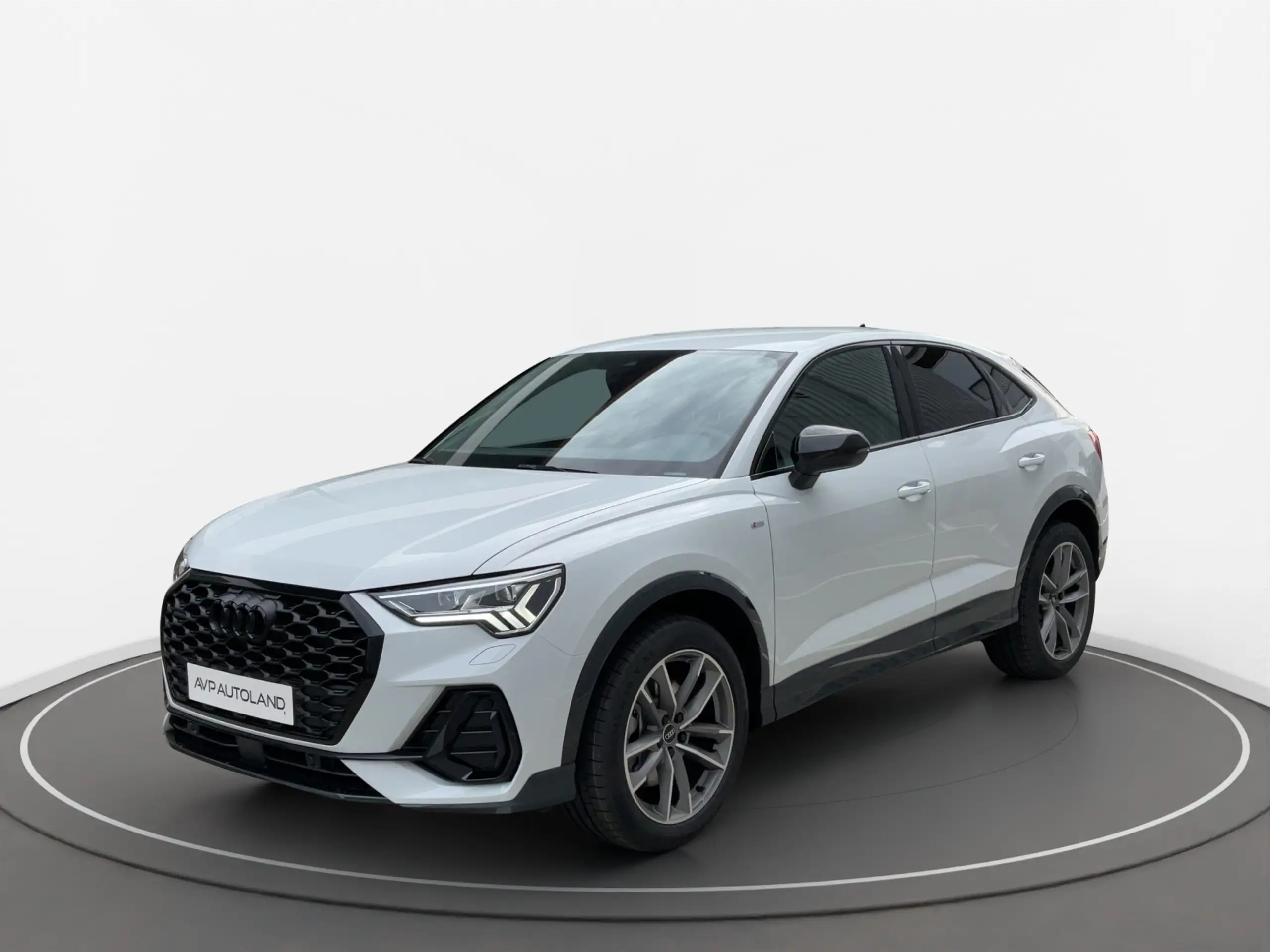 Audi - Q3