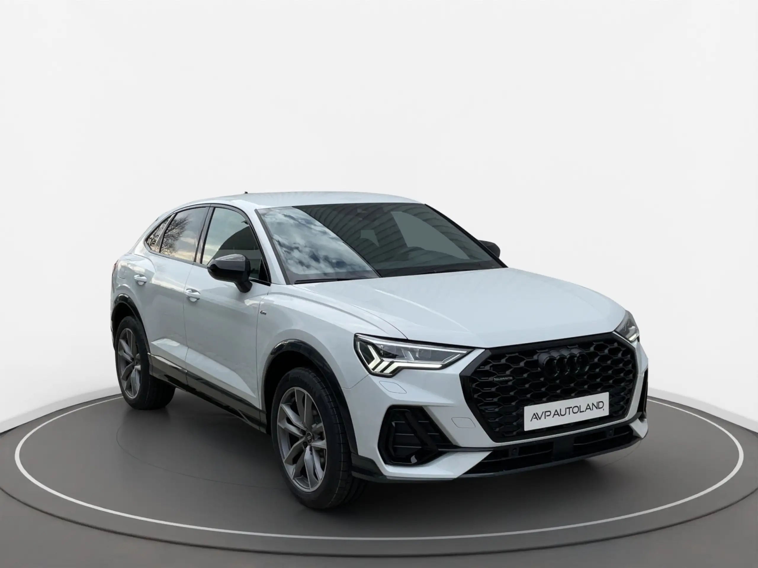 Audi - Q3