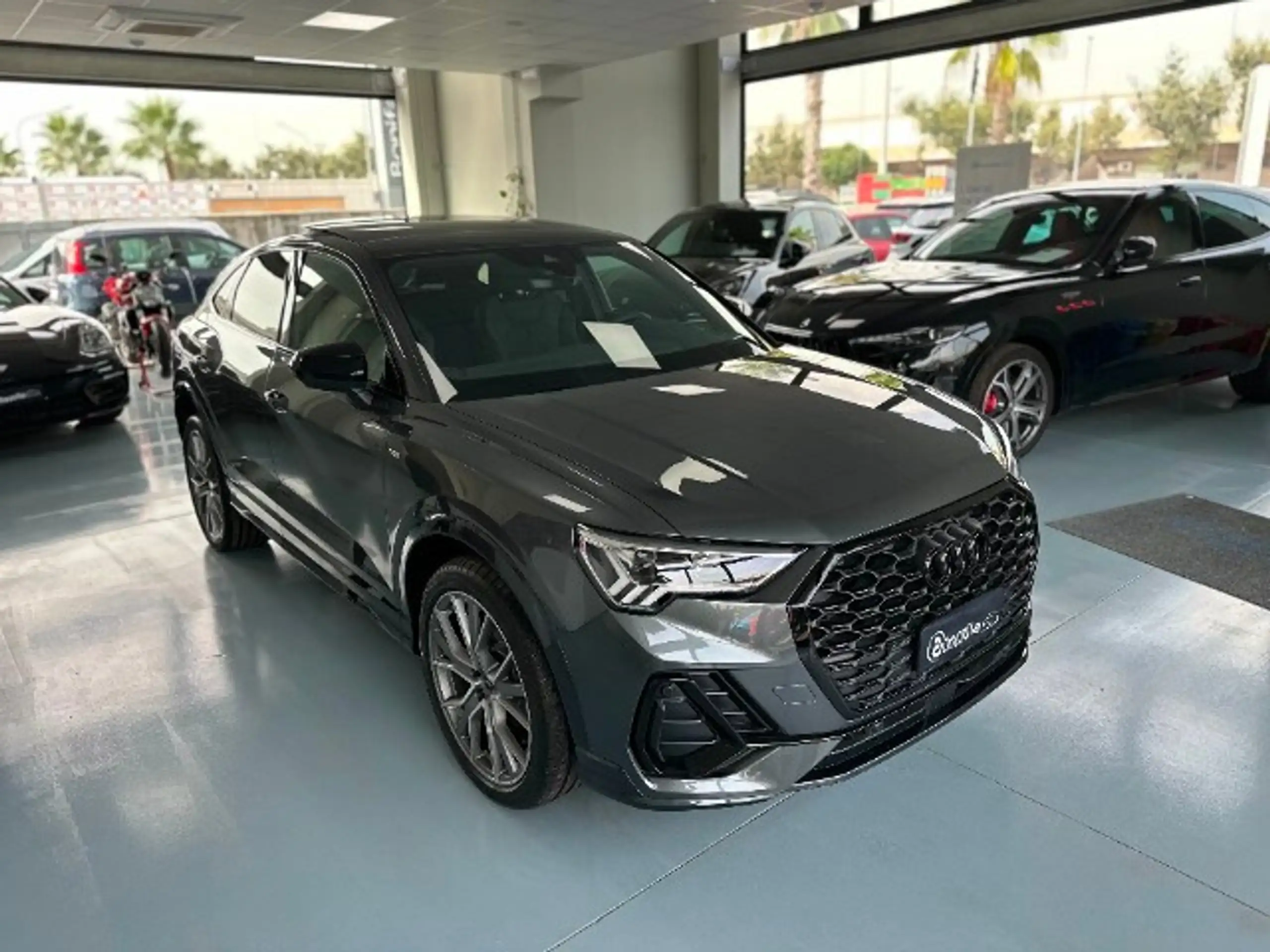 Audi - Q3