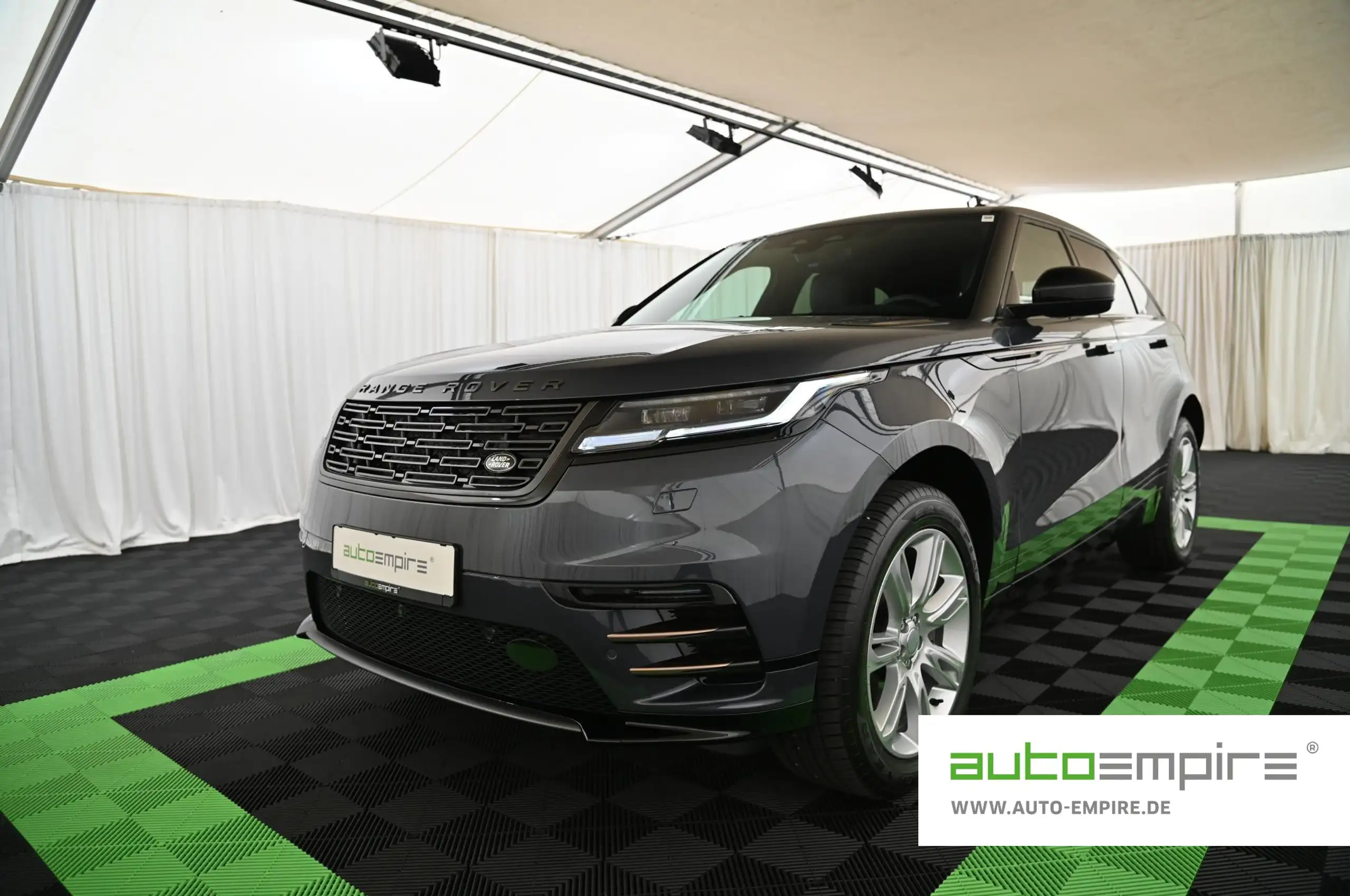 Land Rover - Range Rover Velar