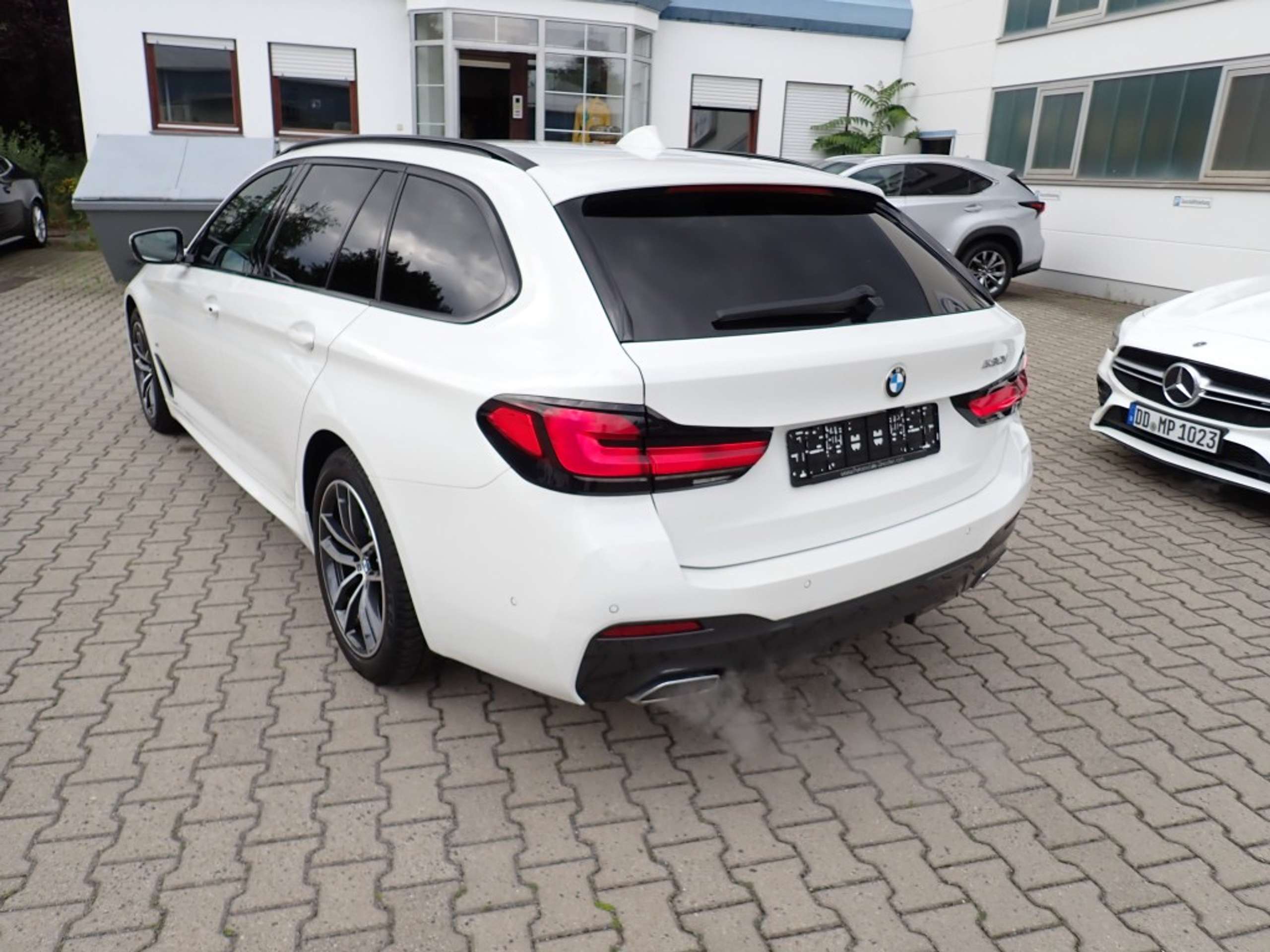 BMW - 530