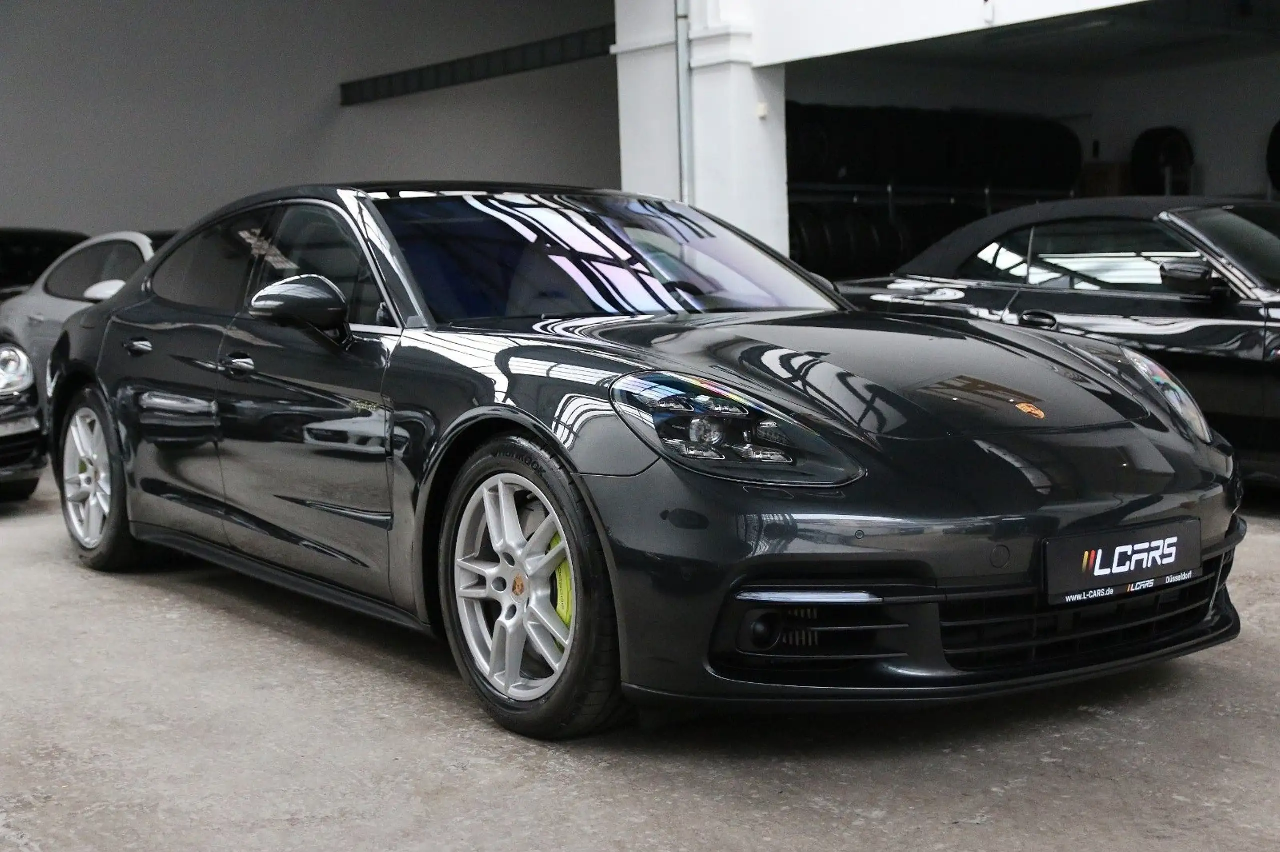 Porsche - Panamera