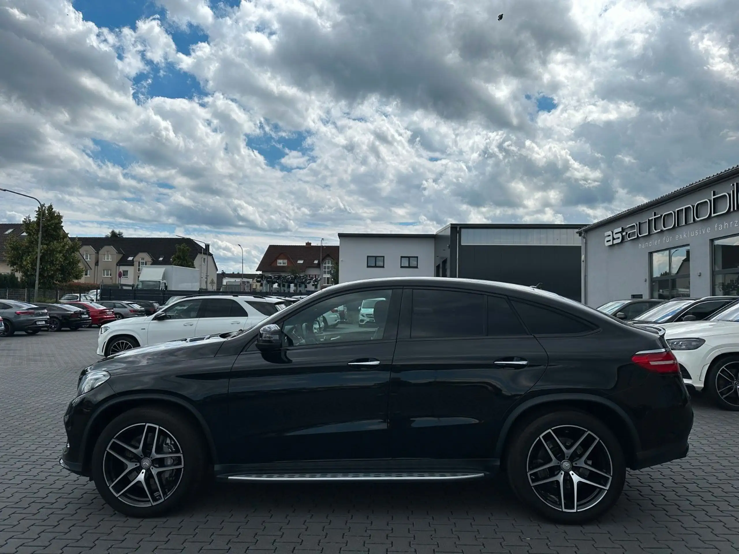 Mercedes-Benz - GLE 500