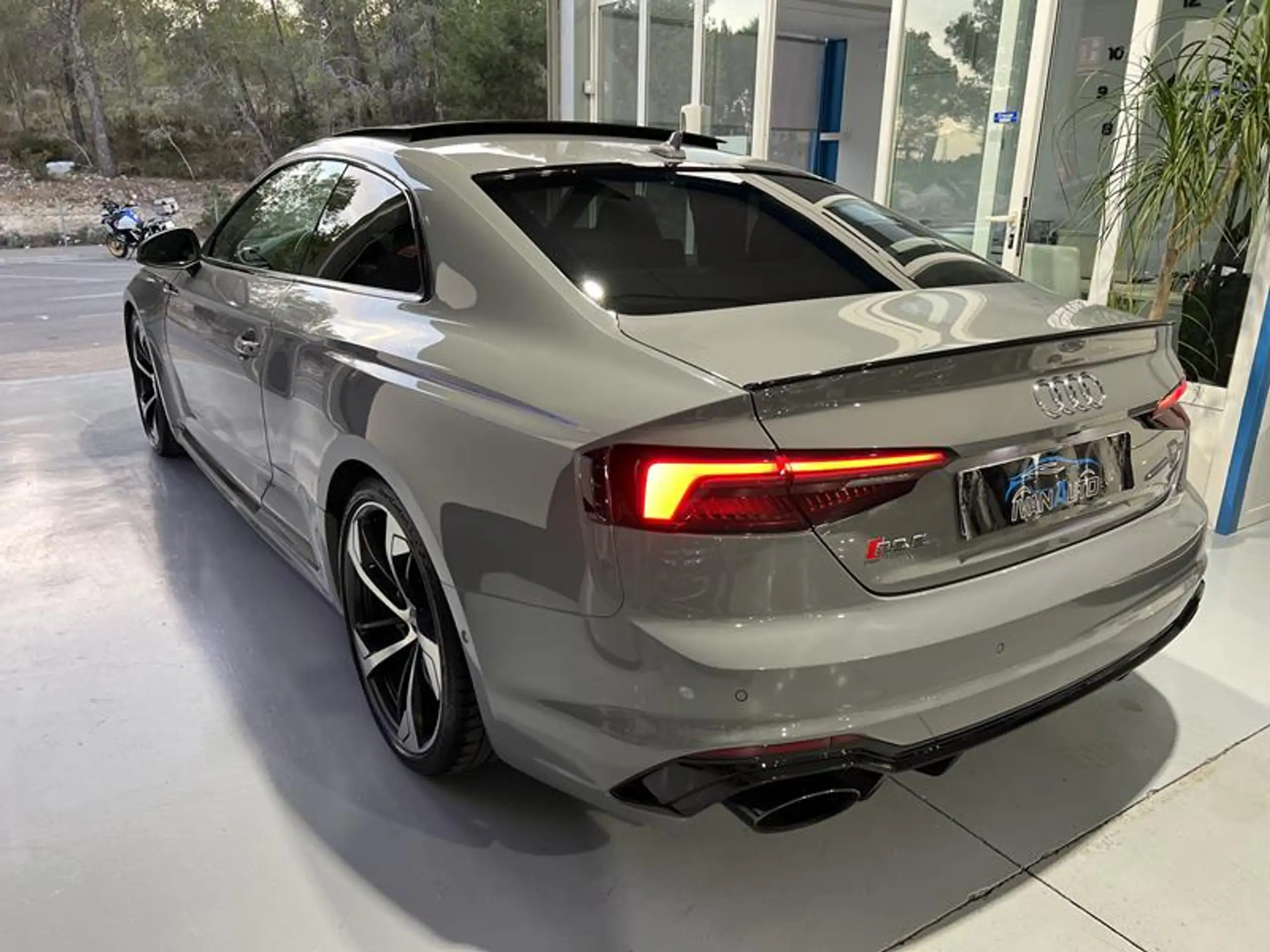 Audi - RS5