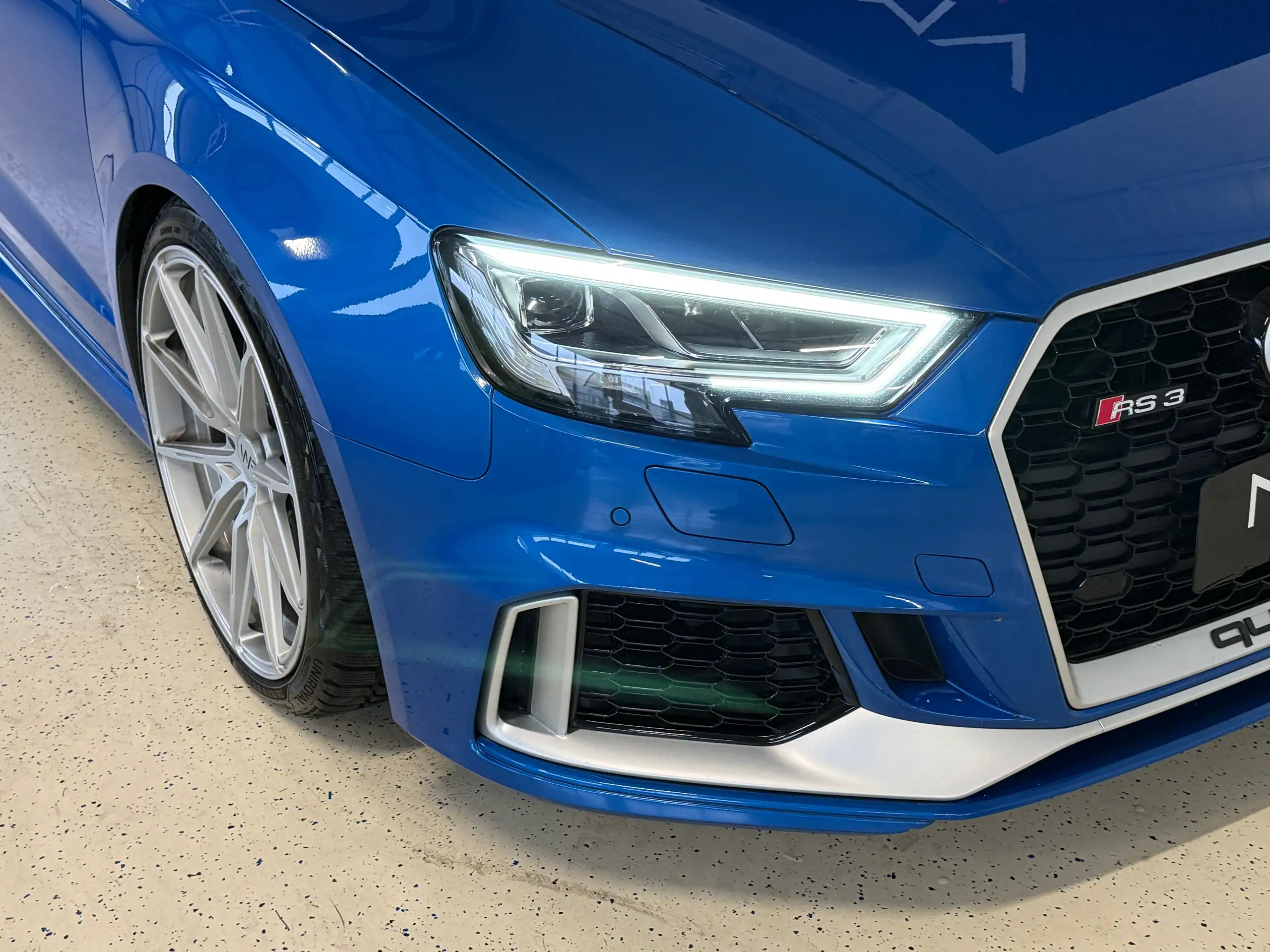 Audi - RS3