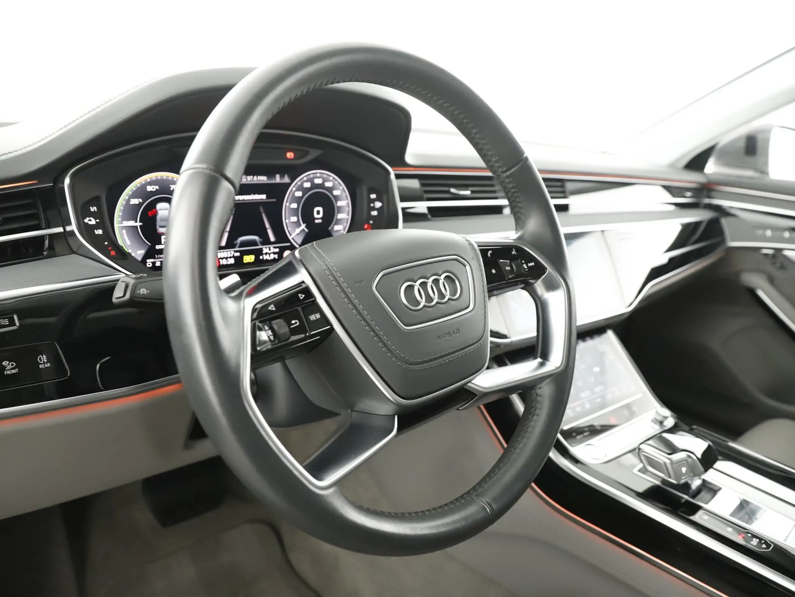 Audi - A8