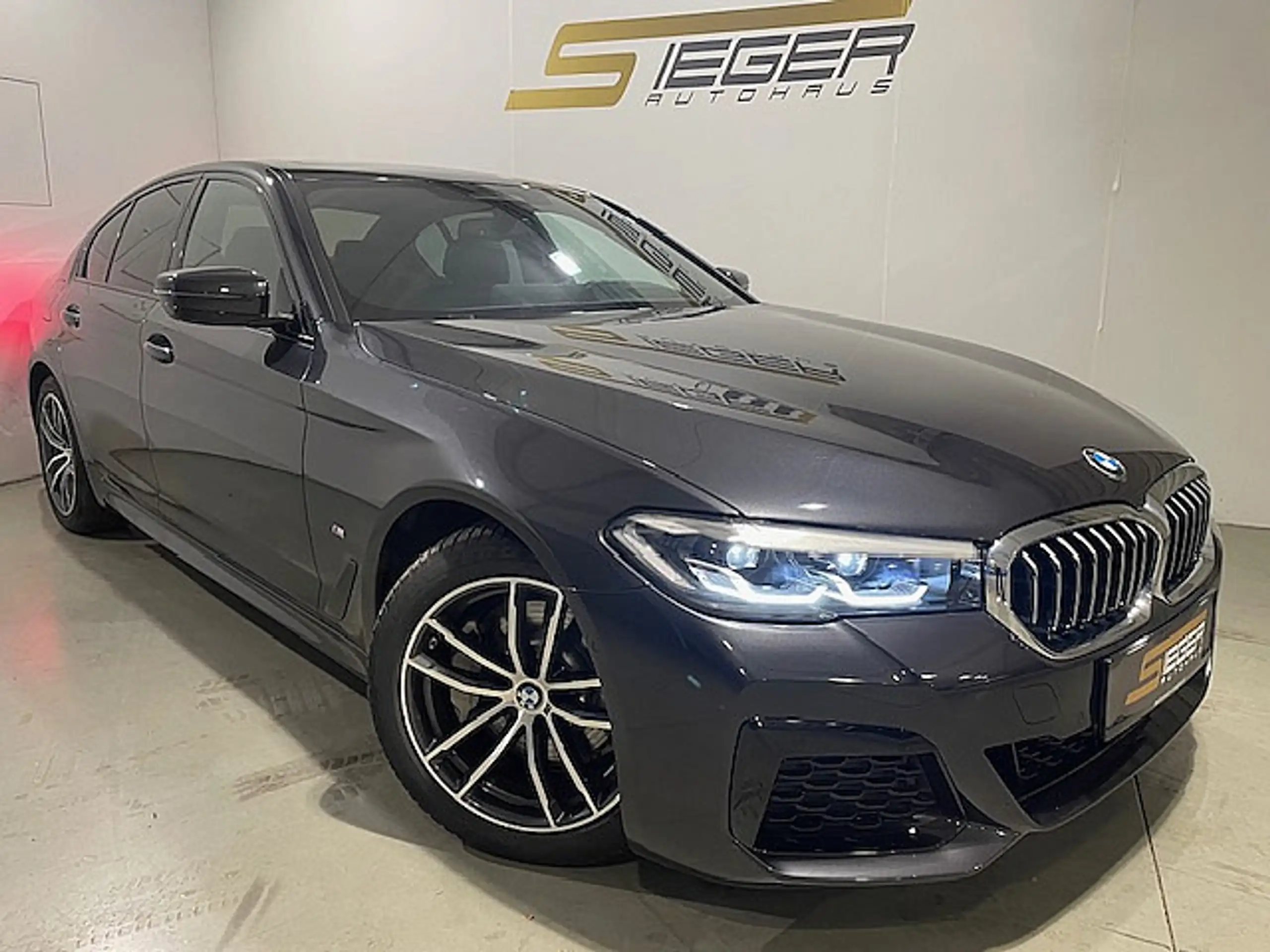 BMW - 530