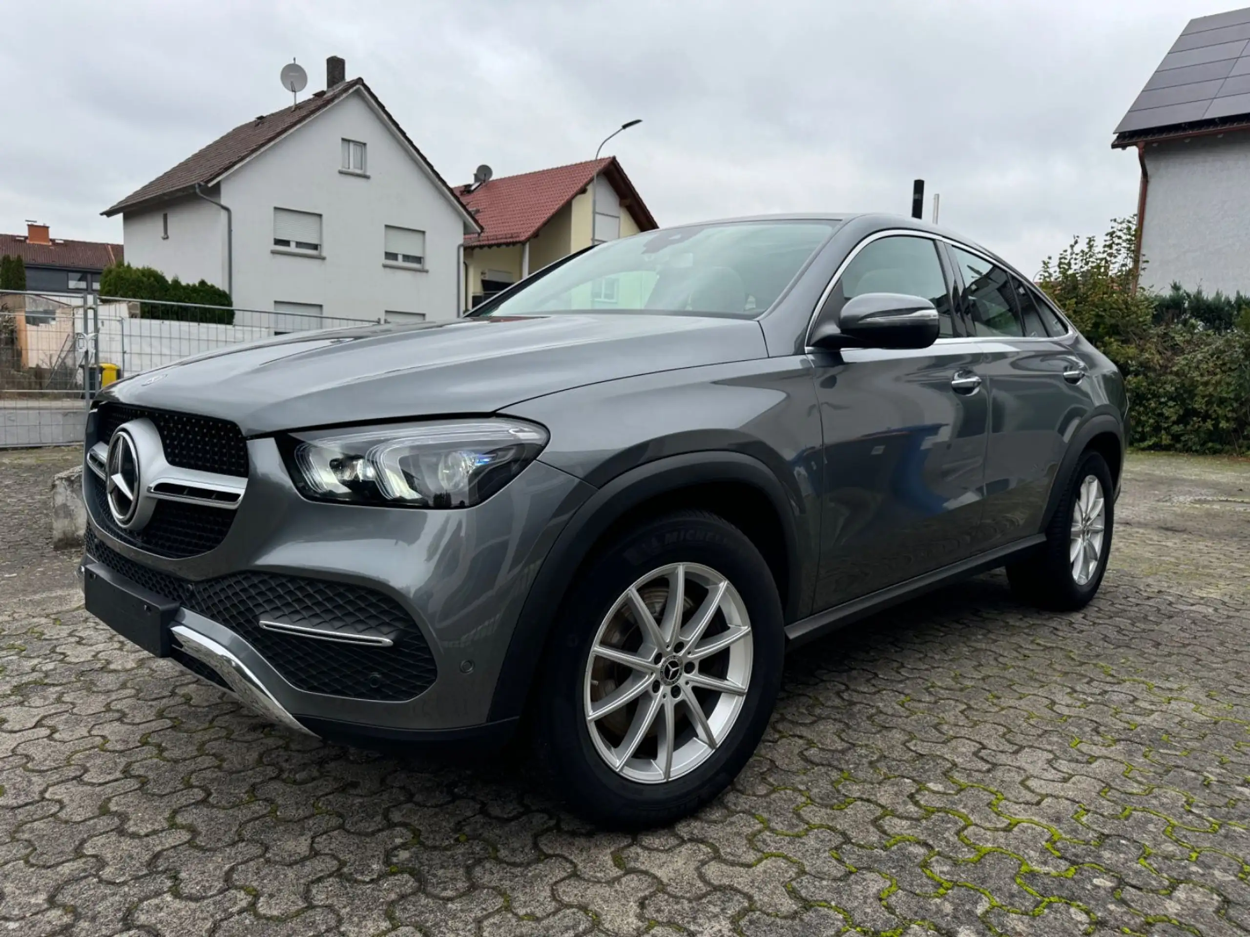 Mercedes-Benz - GLE 350