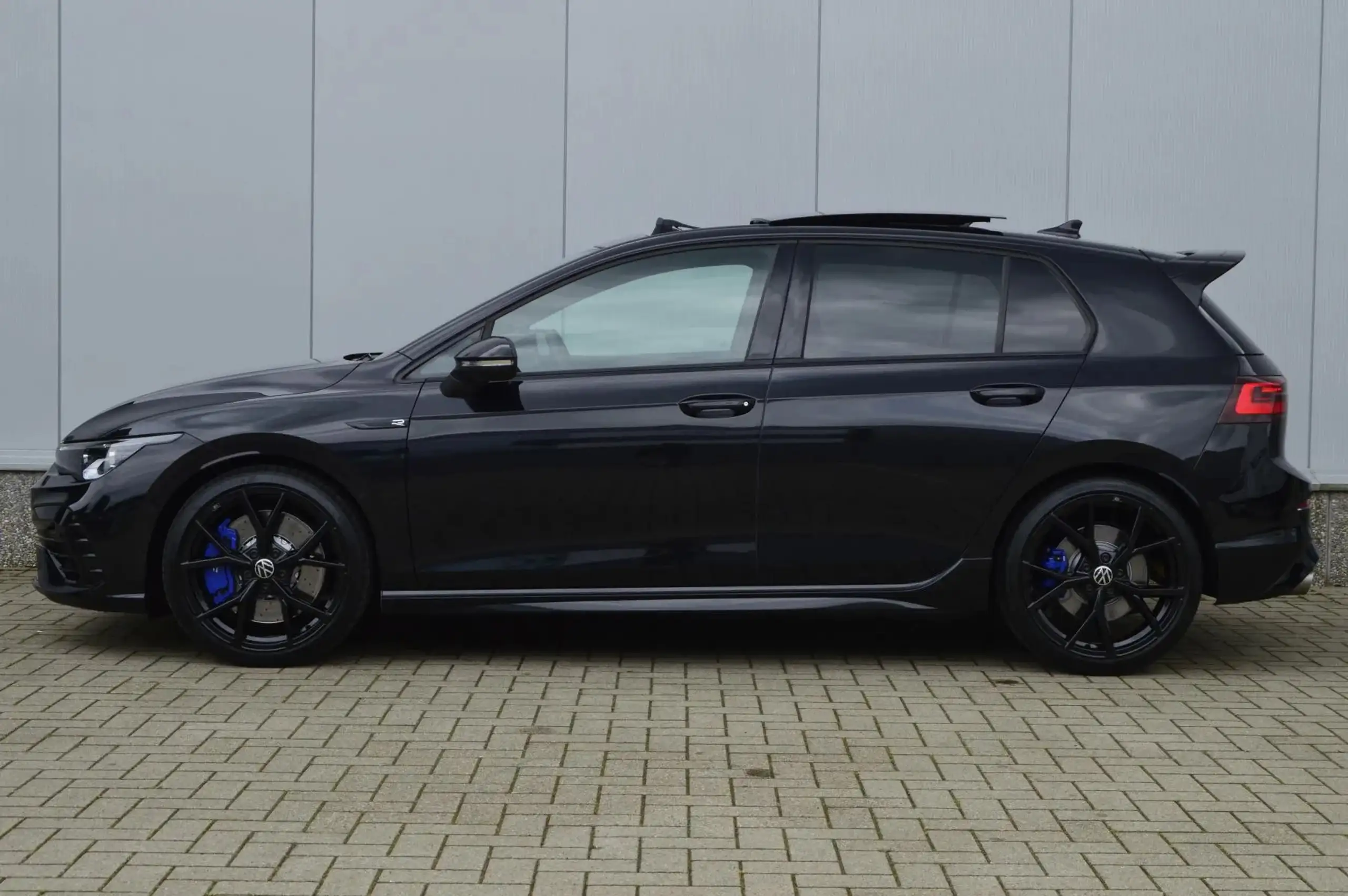 Volkswagen - Golf R