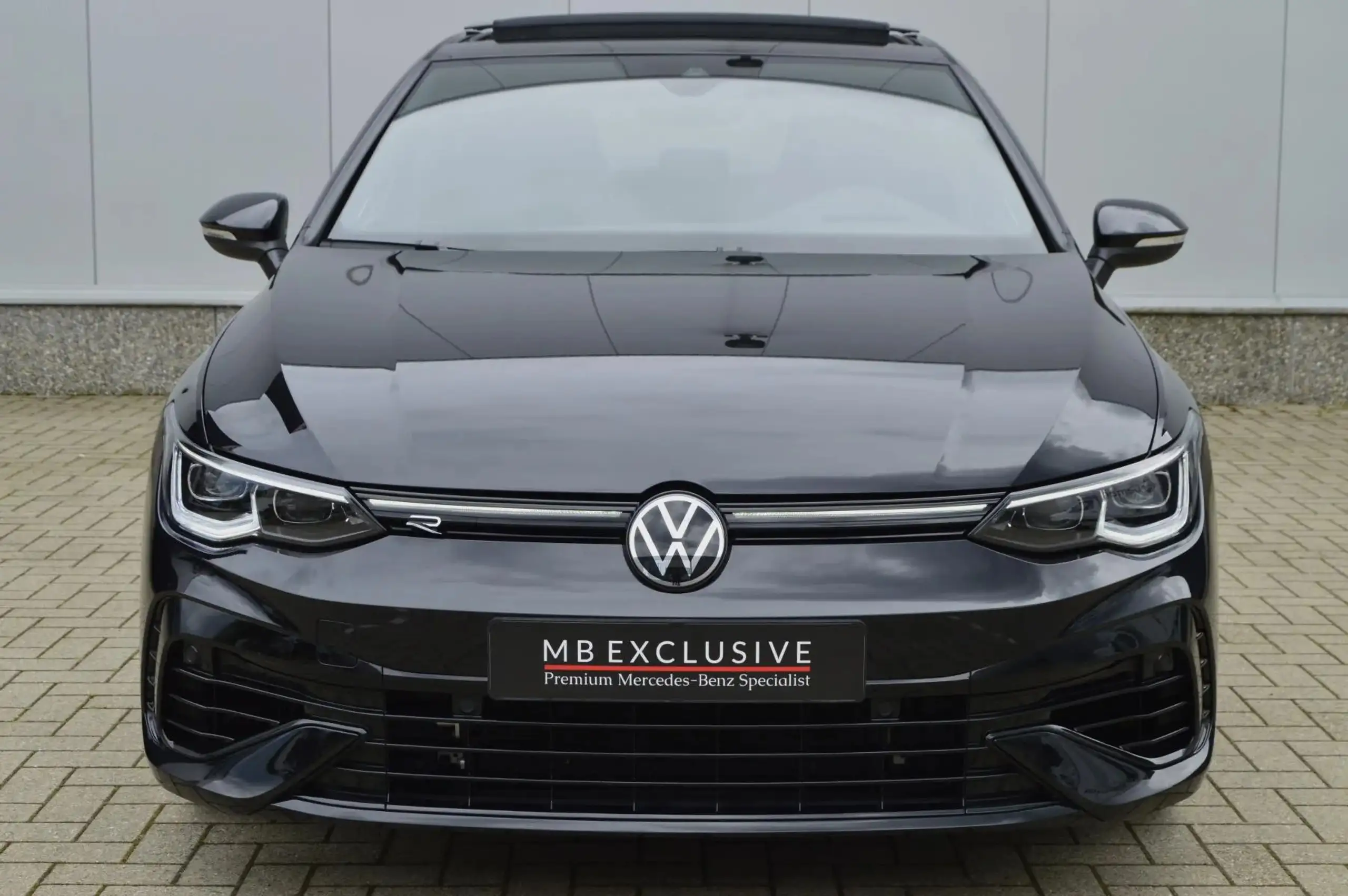 Volkswagen - Golf R