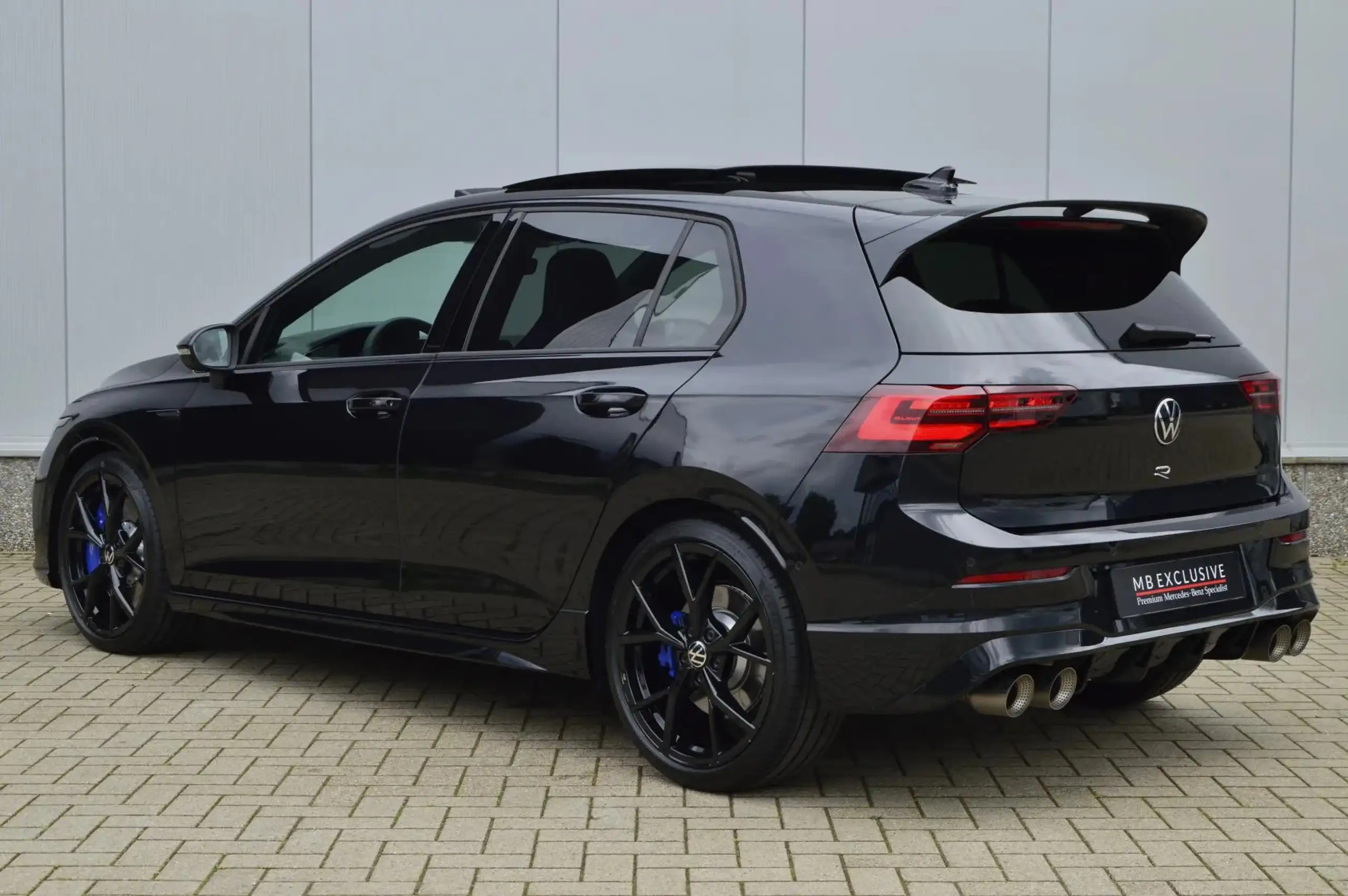 Volkswagen - Golf R